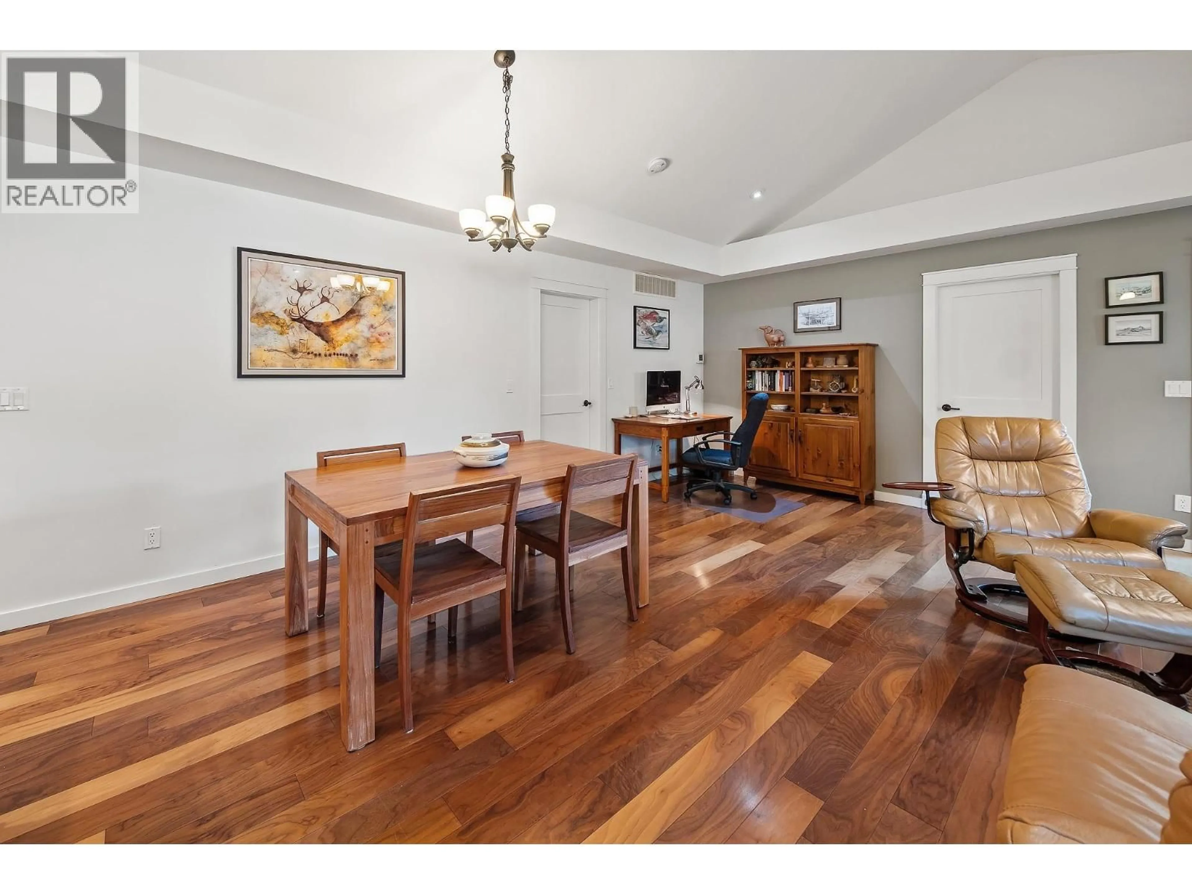 Dining room, wood/laminate floor for 214 - 511 YATES ROAD, Kelowna British Columbia V1V2X2