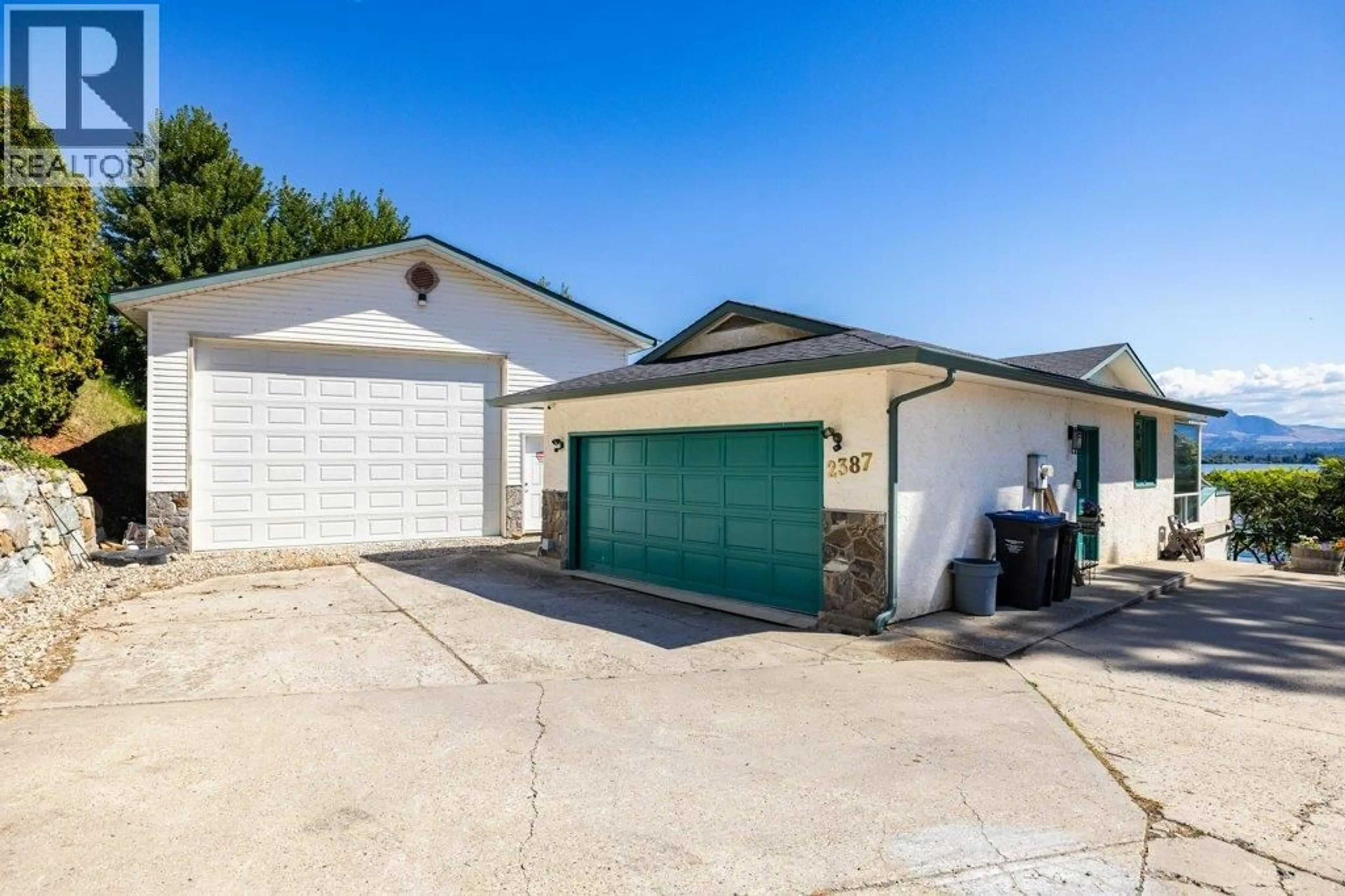 Indoor garage for 2387 CAMPBELL ROAD, West Kelowna British Columbia V1Z1E9