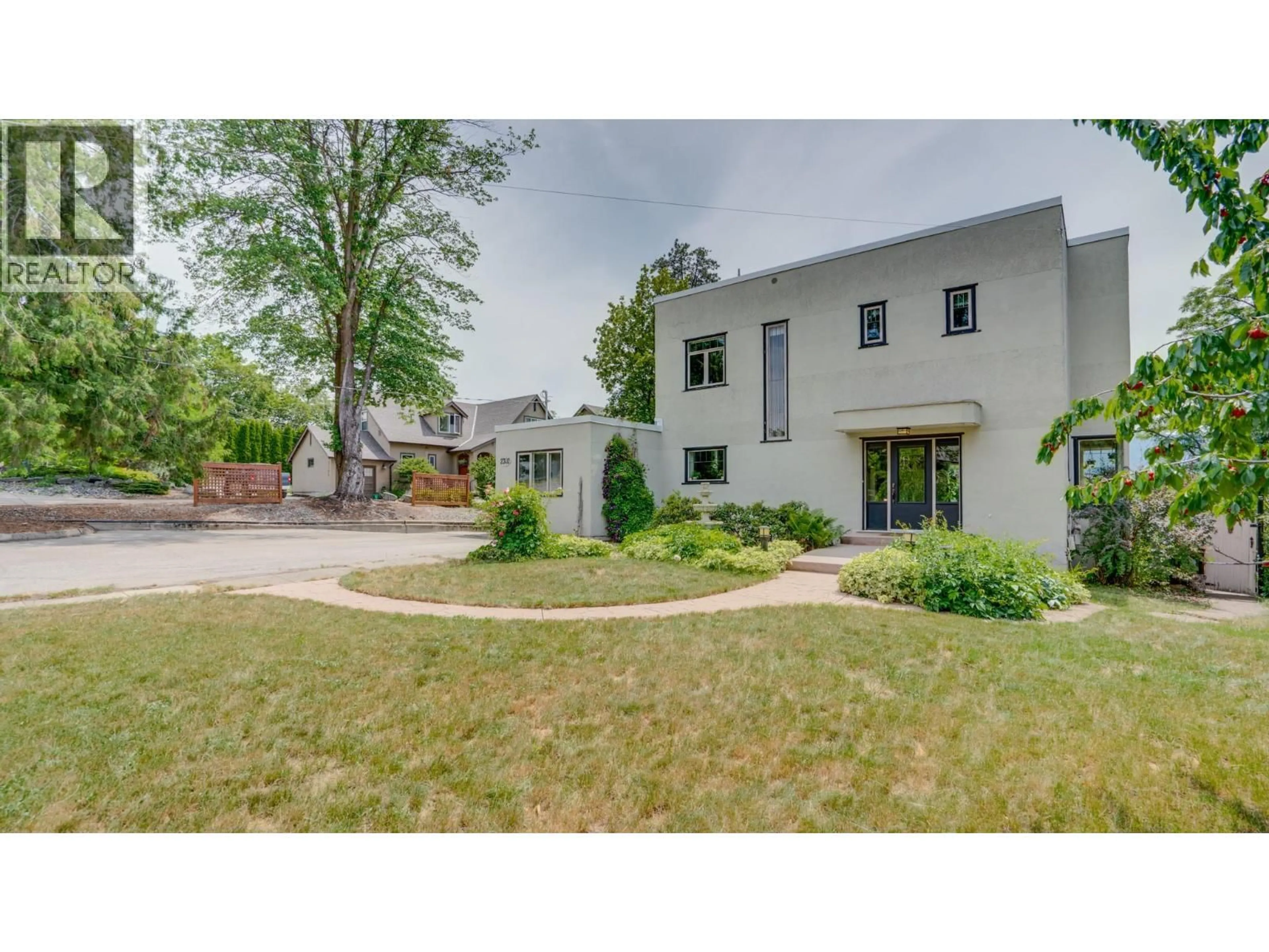 A pic from outside/outdoor area/front of a property/back of a property/a pic from drone, street for 2302 23 AVENUE, Vernon British Columbia V1T1J7