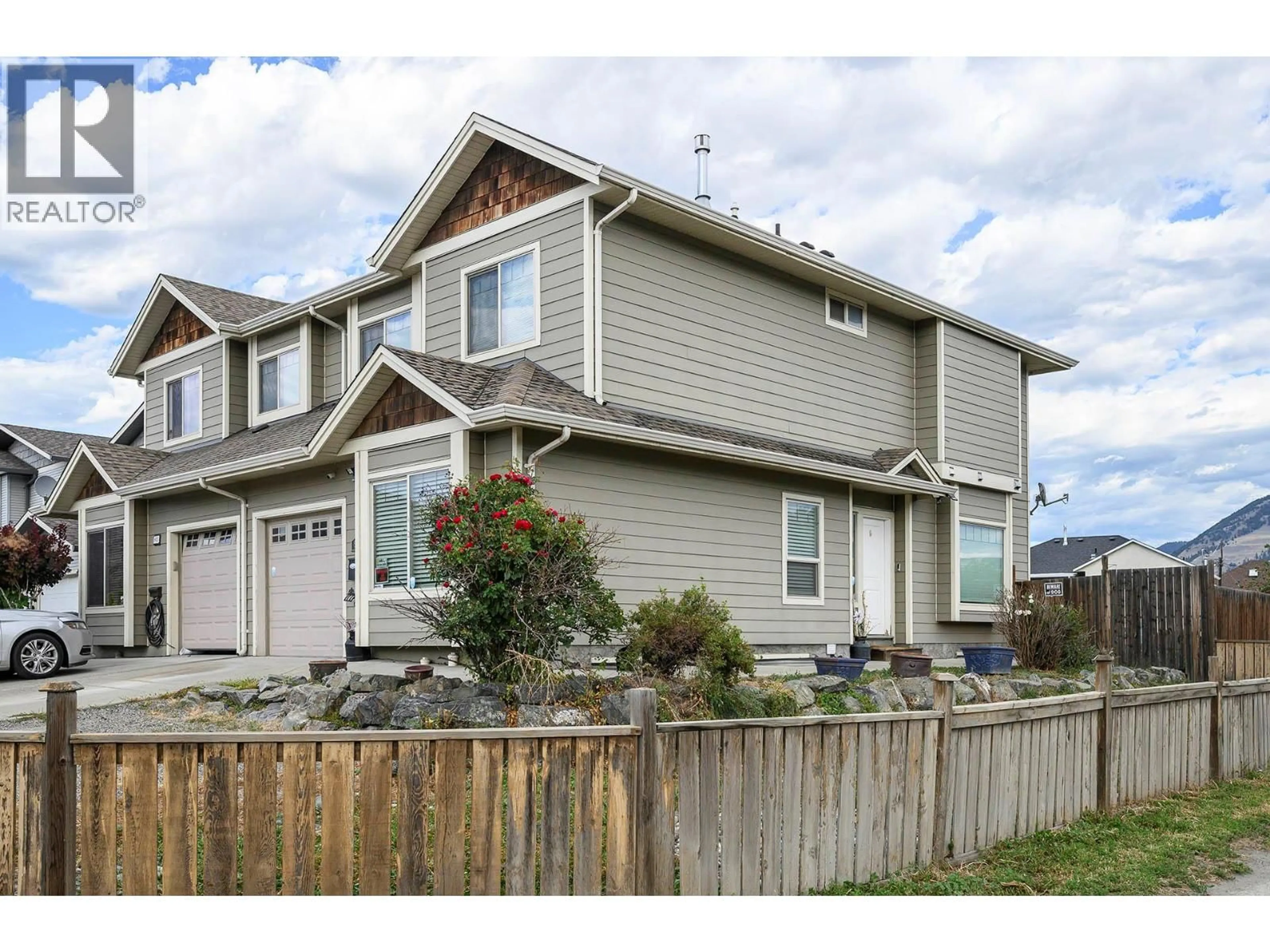 Home with vinyl exterior material, street for 801 NICOLANI DRIVE, Kamloops British Columbia V2B8C6