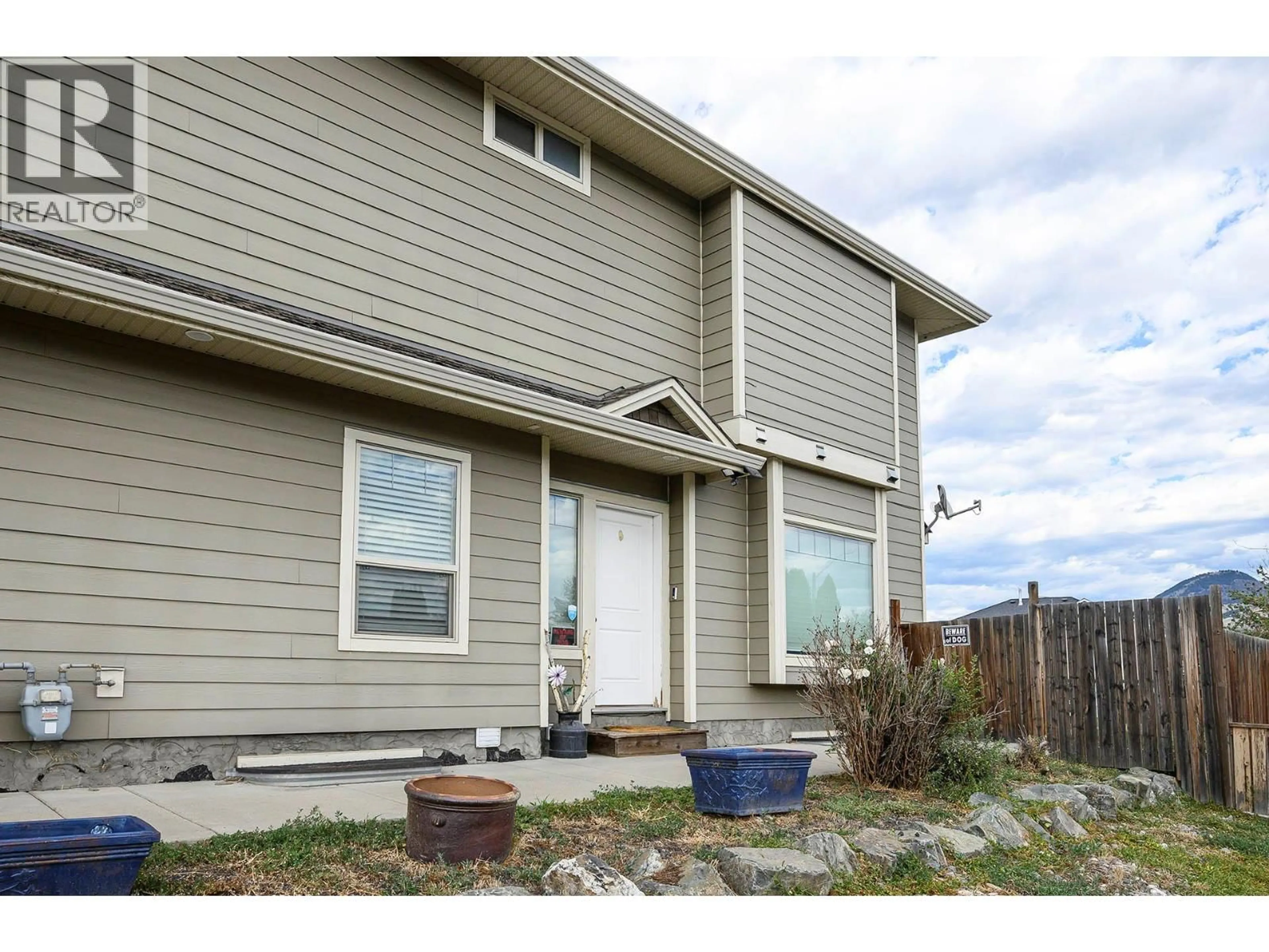 Home with vinyl exterior material, unknown for 801 NICOLANI DRIVE, Kamloops British Columbia V2B8C6