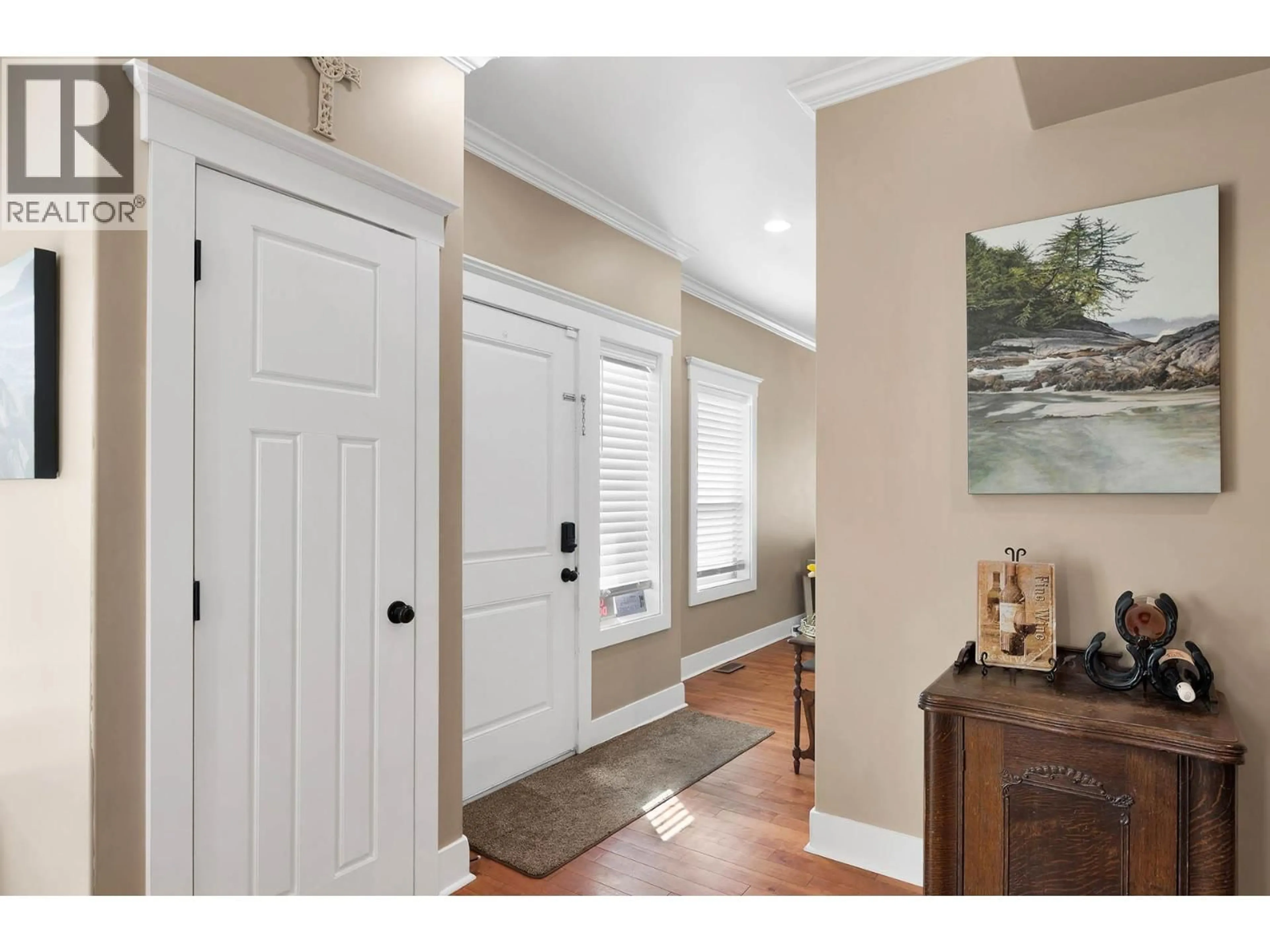 Indoor entryway for 801 NICOLANI DRIVE, Kamloops British Columbia V2B8C6