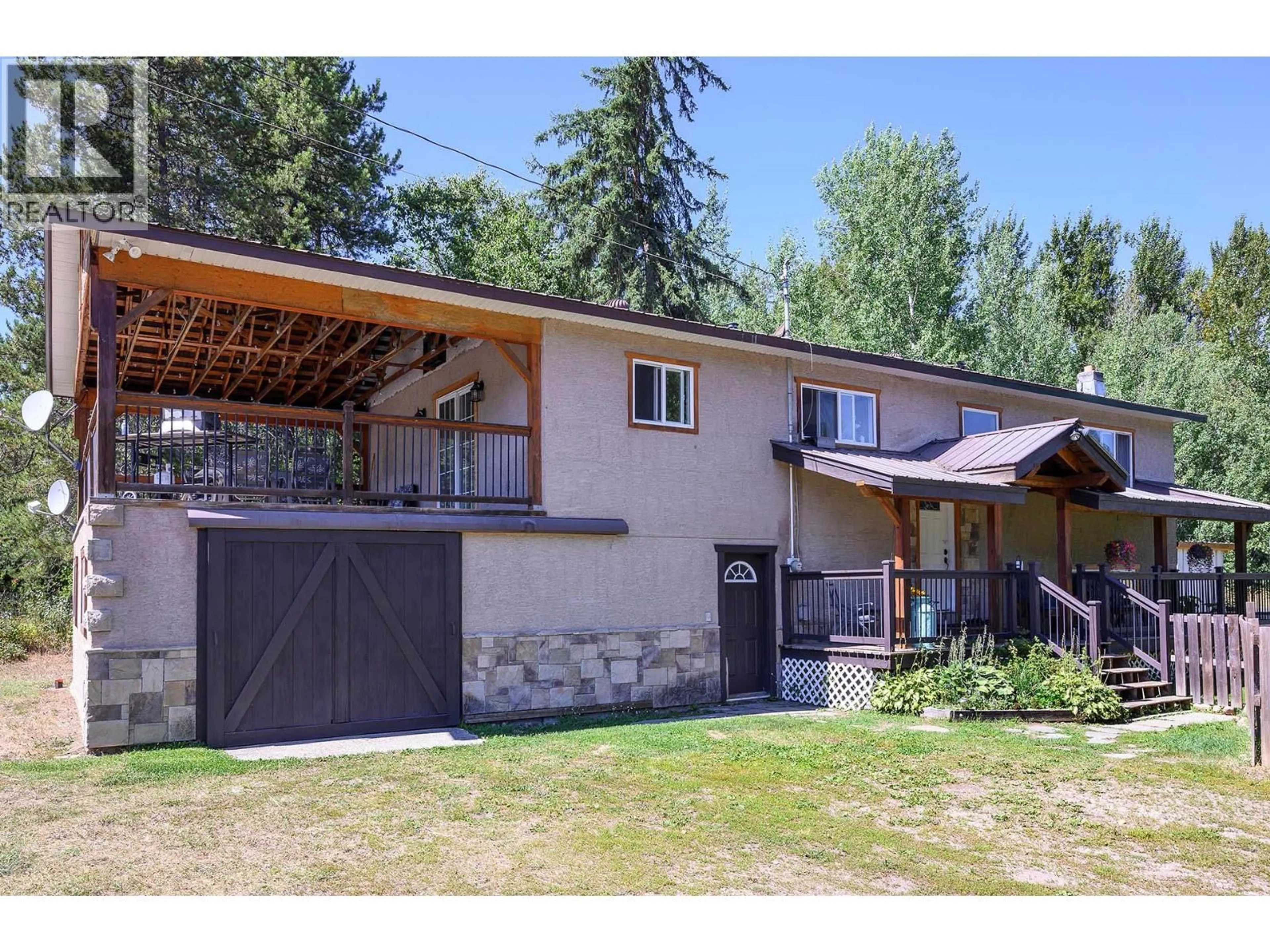 A pic from outside/outdoor area/front of a property/back of a property/a pic from drone, unknown for 1061 YELLOWHEAD HIGHWAY SOUTH, Clearwater British Columbia V0E1N2