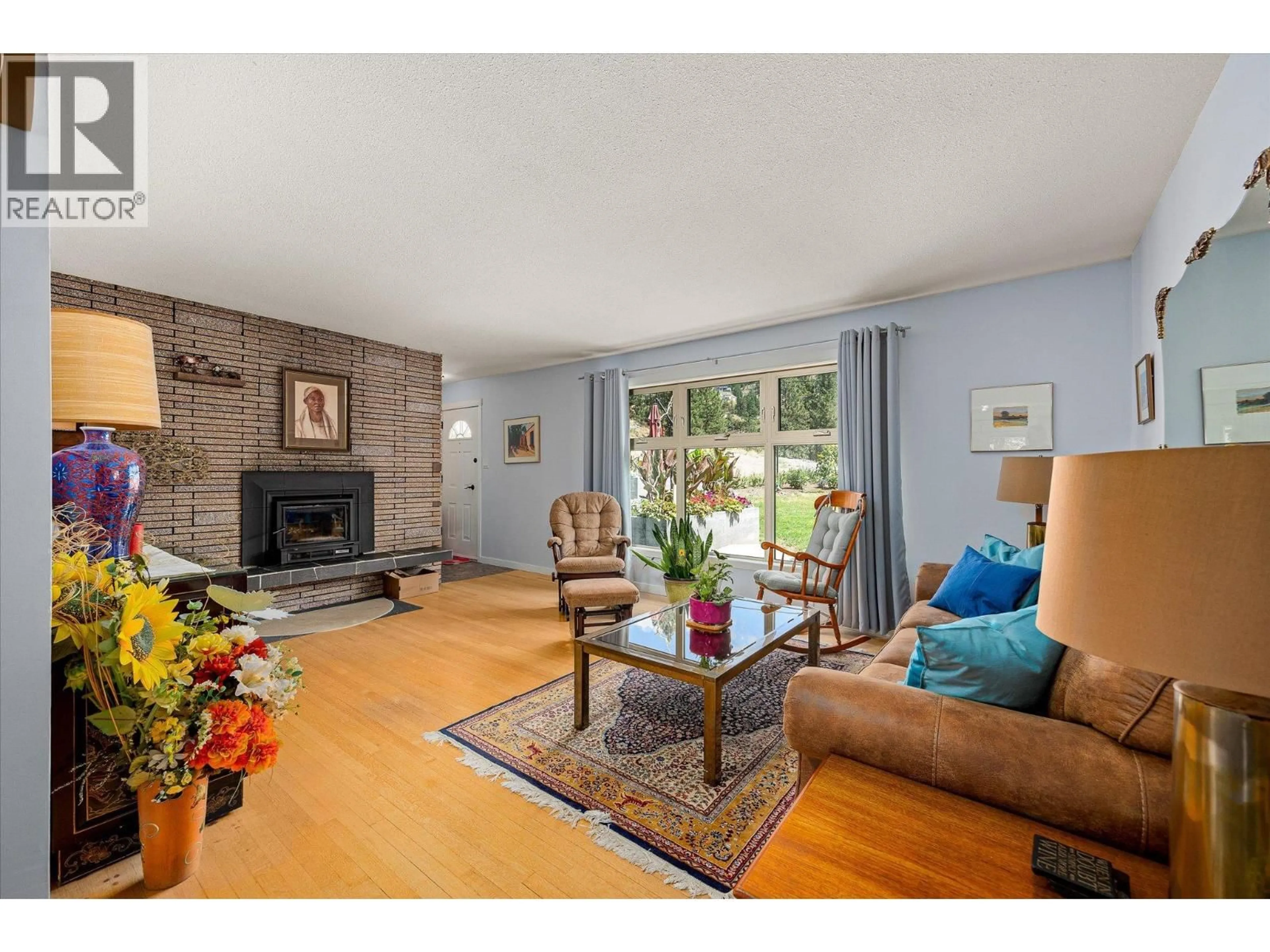 Living room with furniture, unknown for 515 PHILPOTT ROAD, Okanagan Falls British Columbia V0H1R0