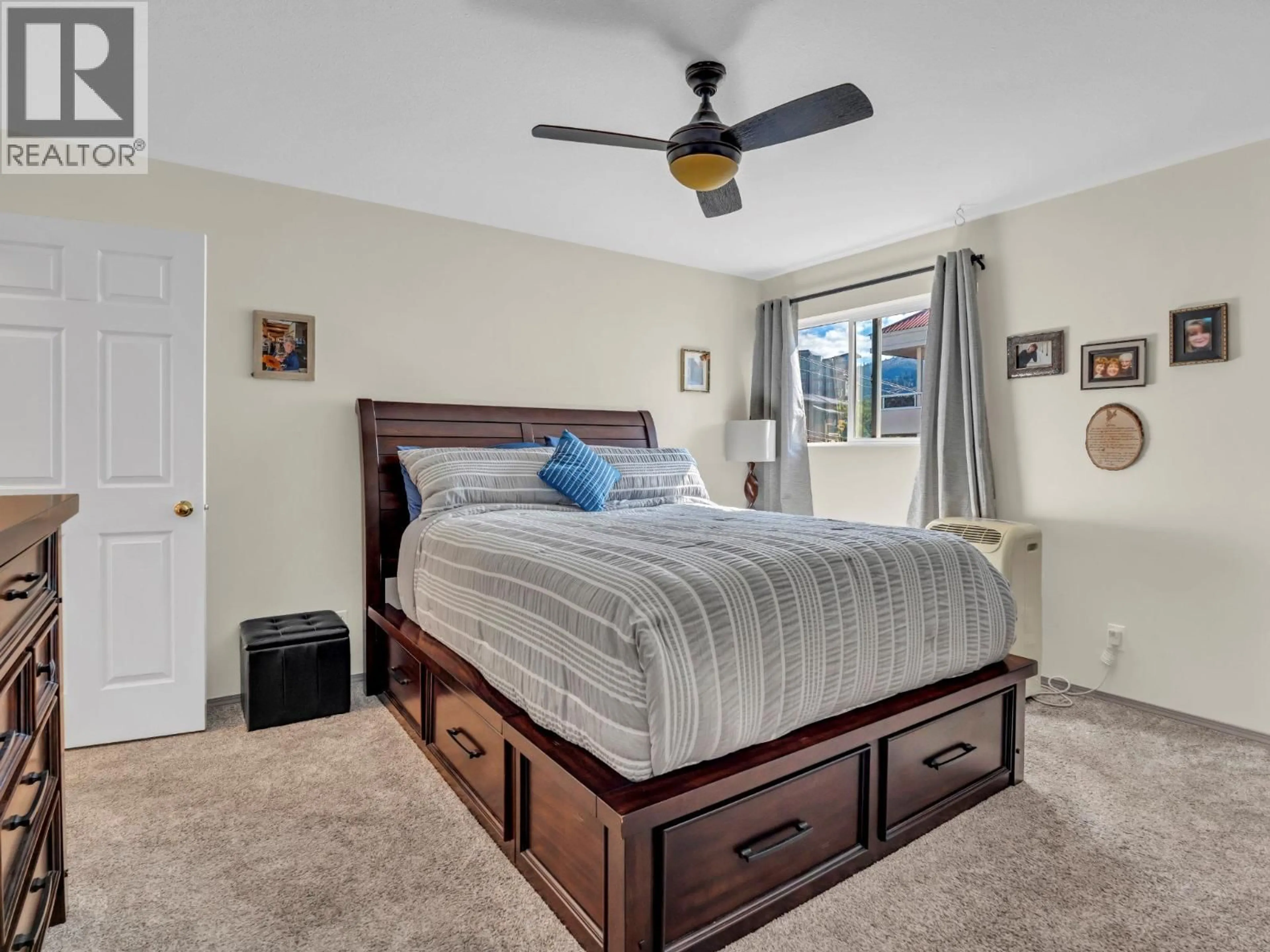 Bedroom with bed, unknown for 202 - 298 YORKTON AVENUE, Penticton British Columbia V2A3V5