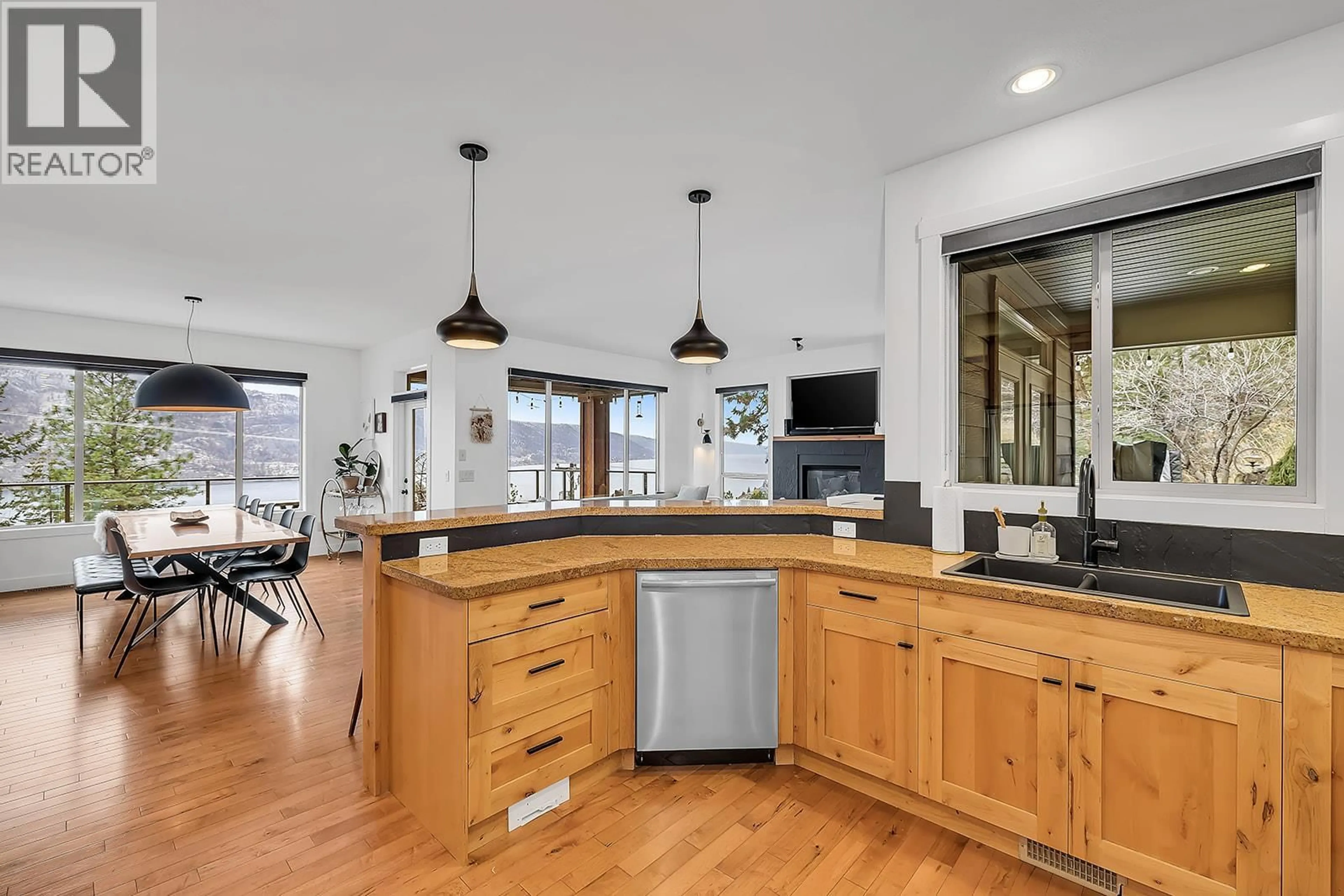 Open concept kitchen, unknown for 159 CLIFTON ROAD NORTH, Kelowna British Columbia V1V1A2