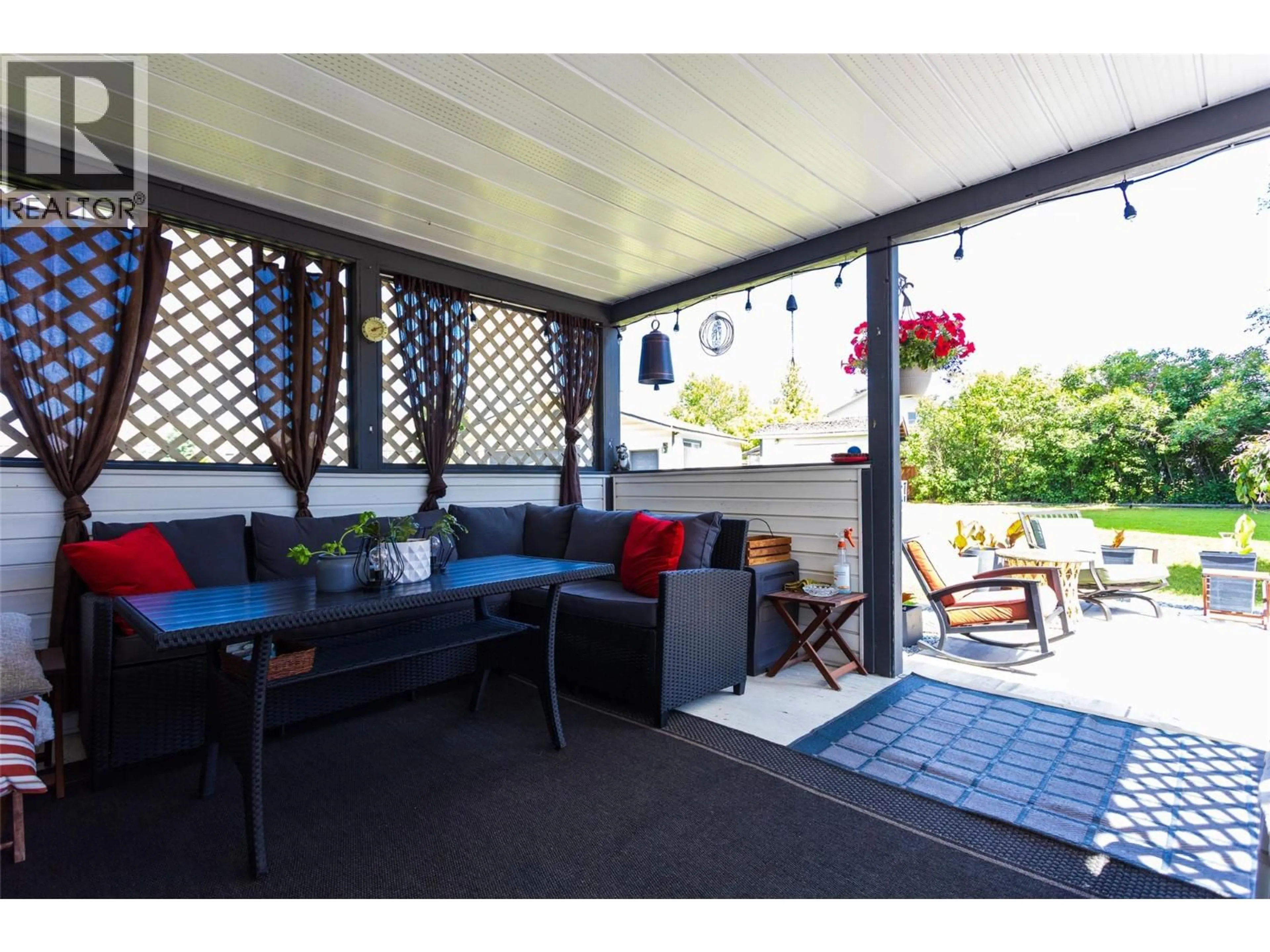 Patio, street for 1490 CORNWALL ROAD, Kelowna British Columbia V1X1N9