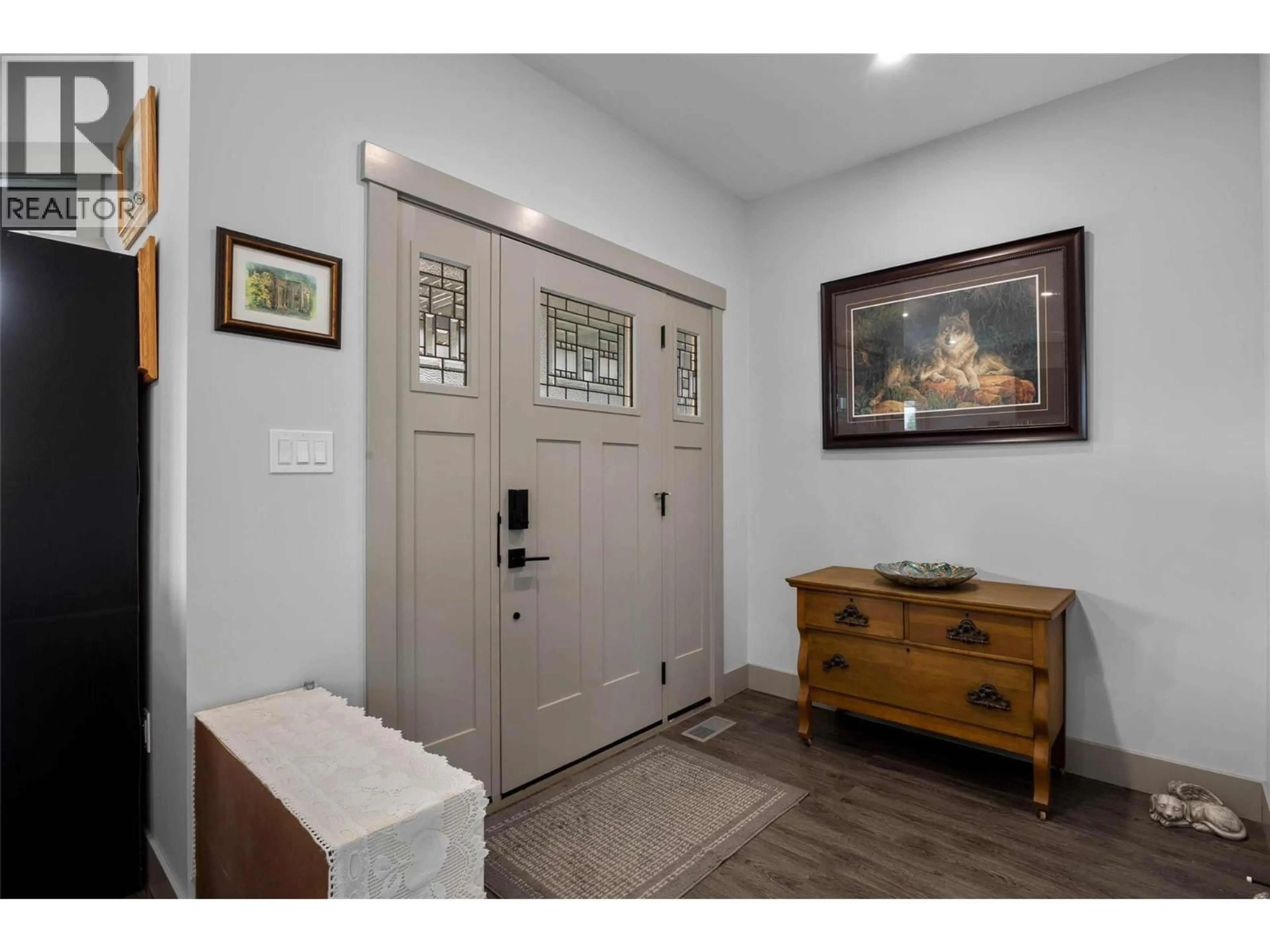 Indoor entryway for 2016 BIRCH AVENUE, Merritt British Columbia V1K1K2