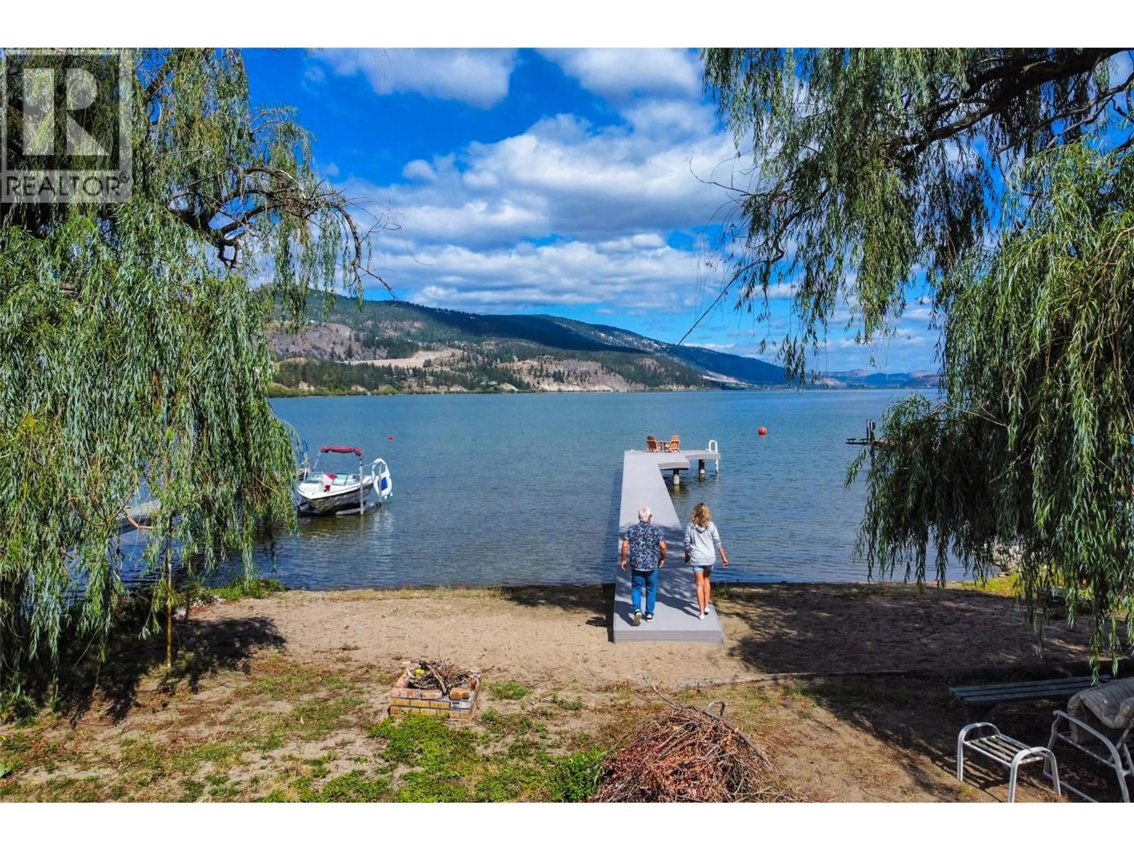 Unknown for 3242 CLEMENT ROAD, Lake Country British Columbia V4V1X7