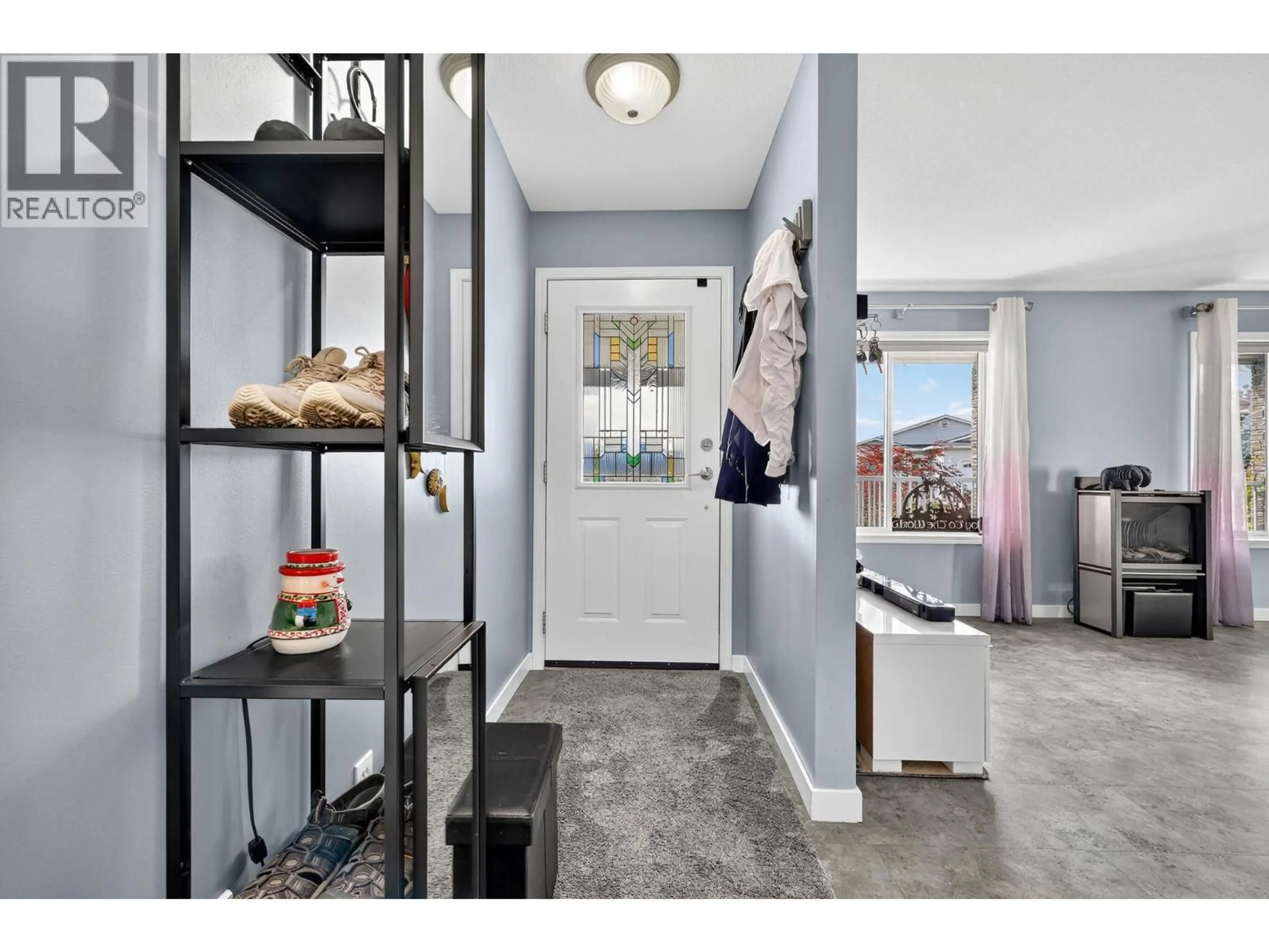 Indoor entryway for 41 - 6400 SPENCER ROAD, Kelowna British Columbia V1X7T6