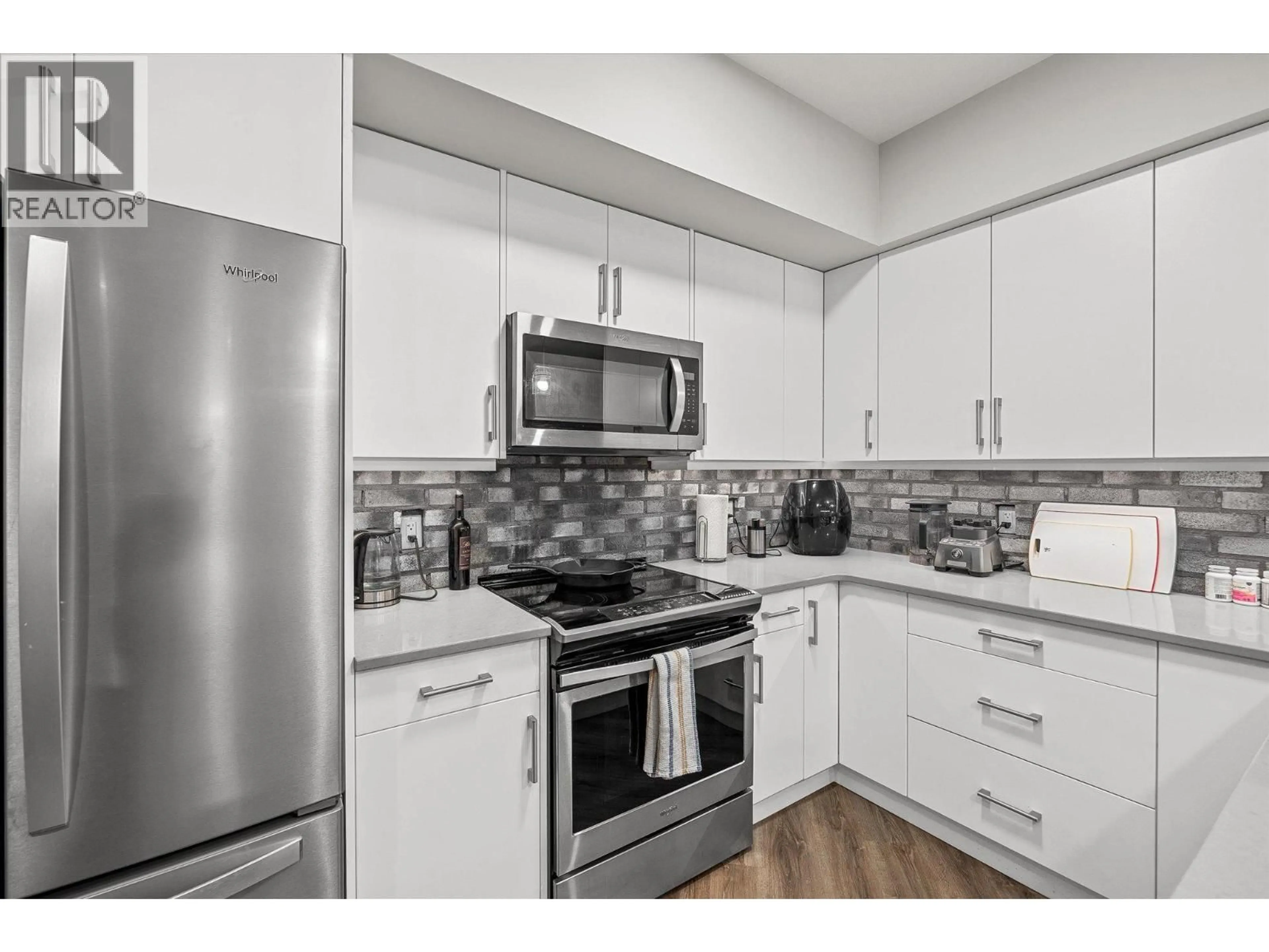 Standard kitchen, unknown for 216 - 3090 BURTCH ROAD, Kelowna British Columbia V1W5G9