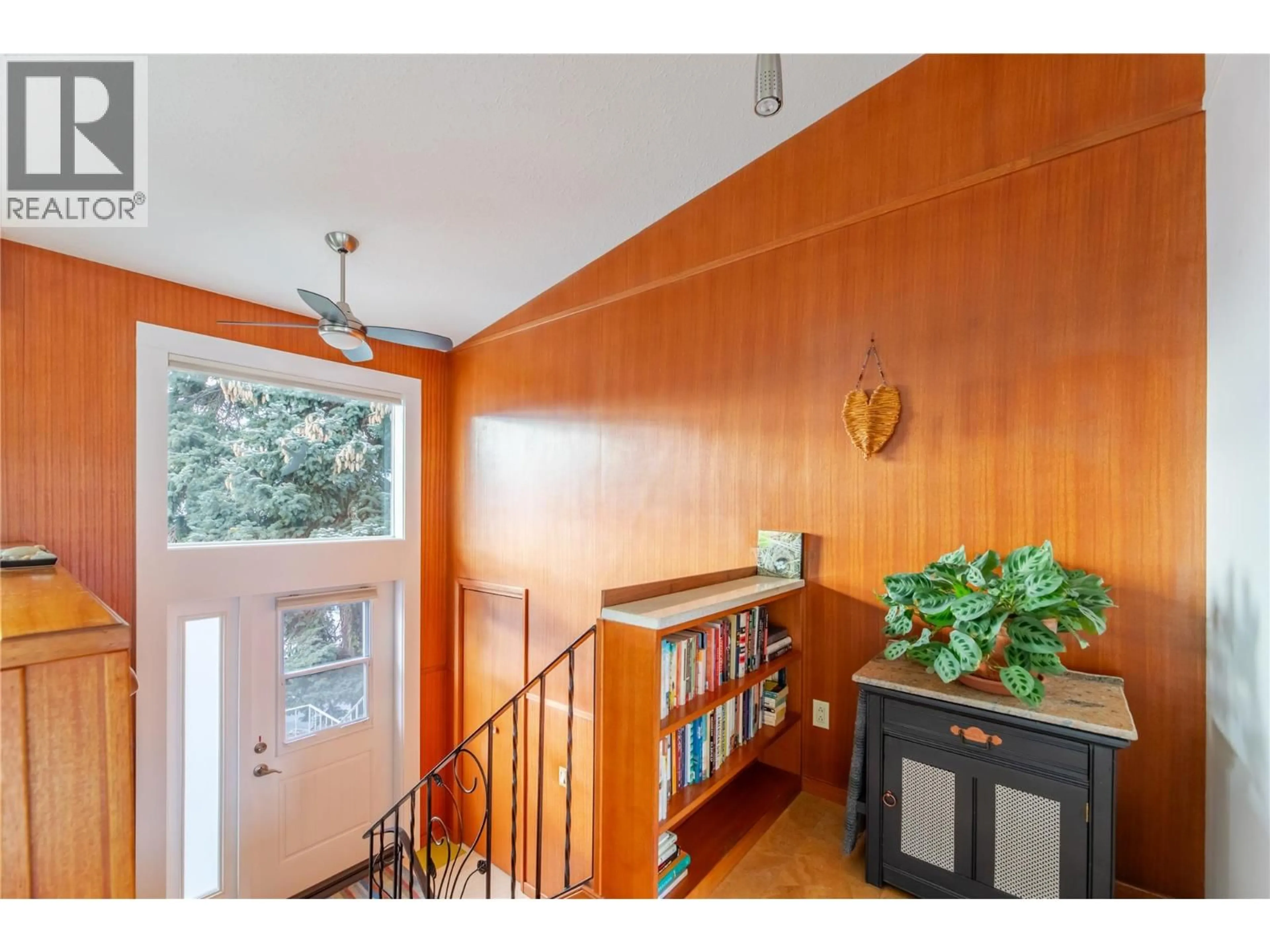 Indoor entryway for 199 WALDEN CRESCENT, Penticton British Columbia V2A1R8