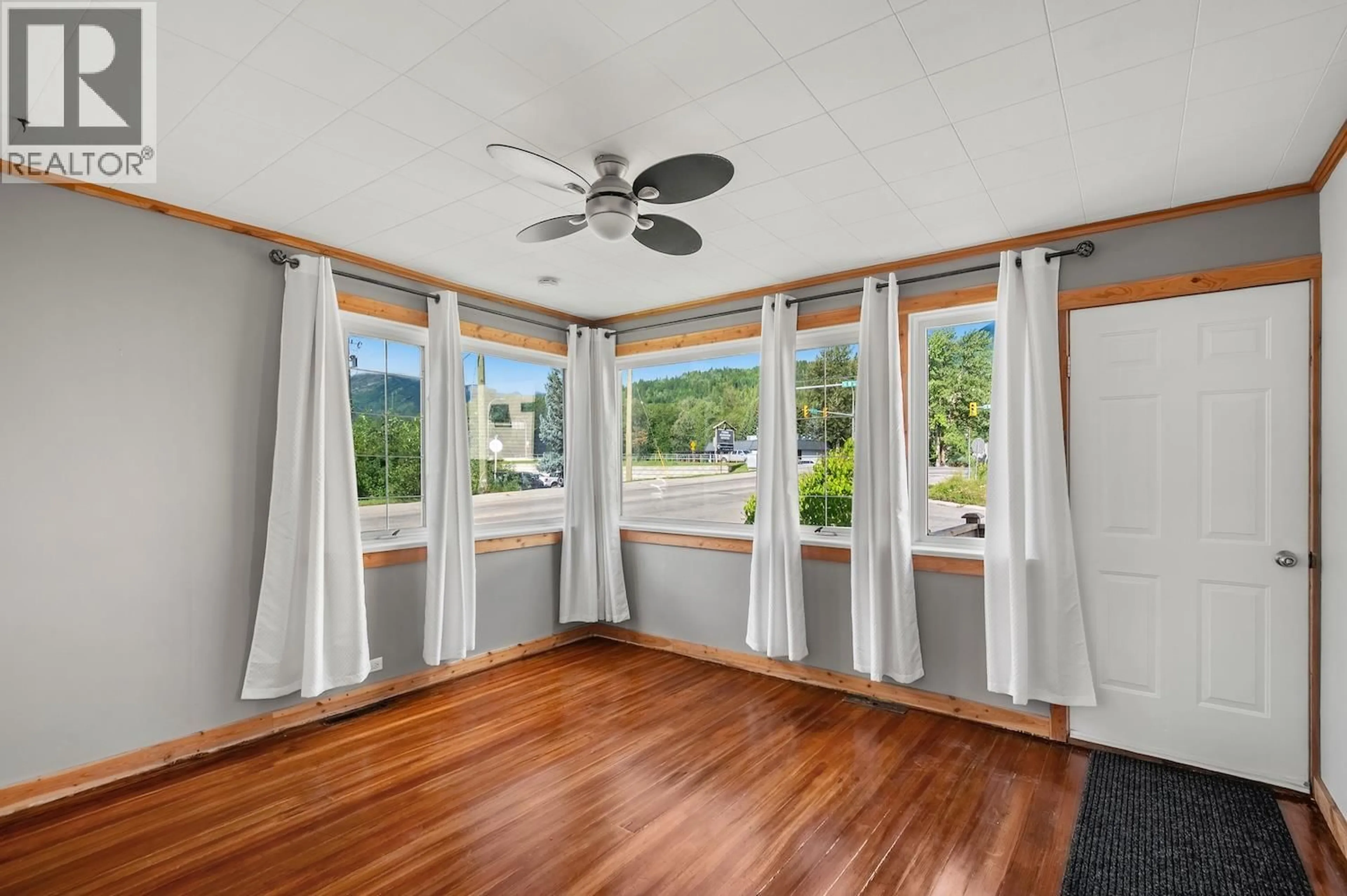 A pic of a room for 402 6A AVENUE, Fernie British Columbia V0B1M0