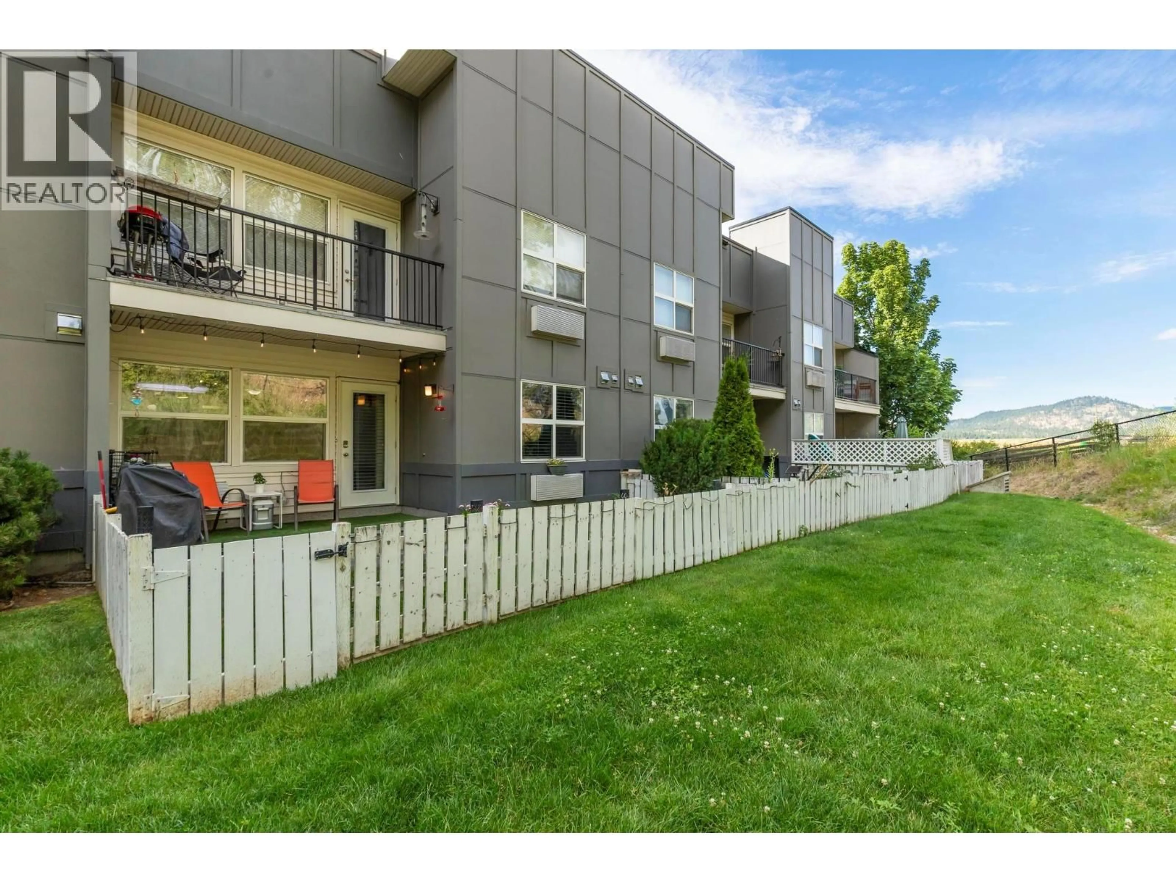 Patio, street for 214 - 1479 GLENMORE ROAD NORTH, Kelowna British Columbia V1V2C5