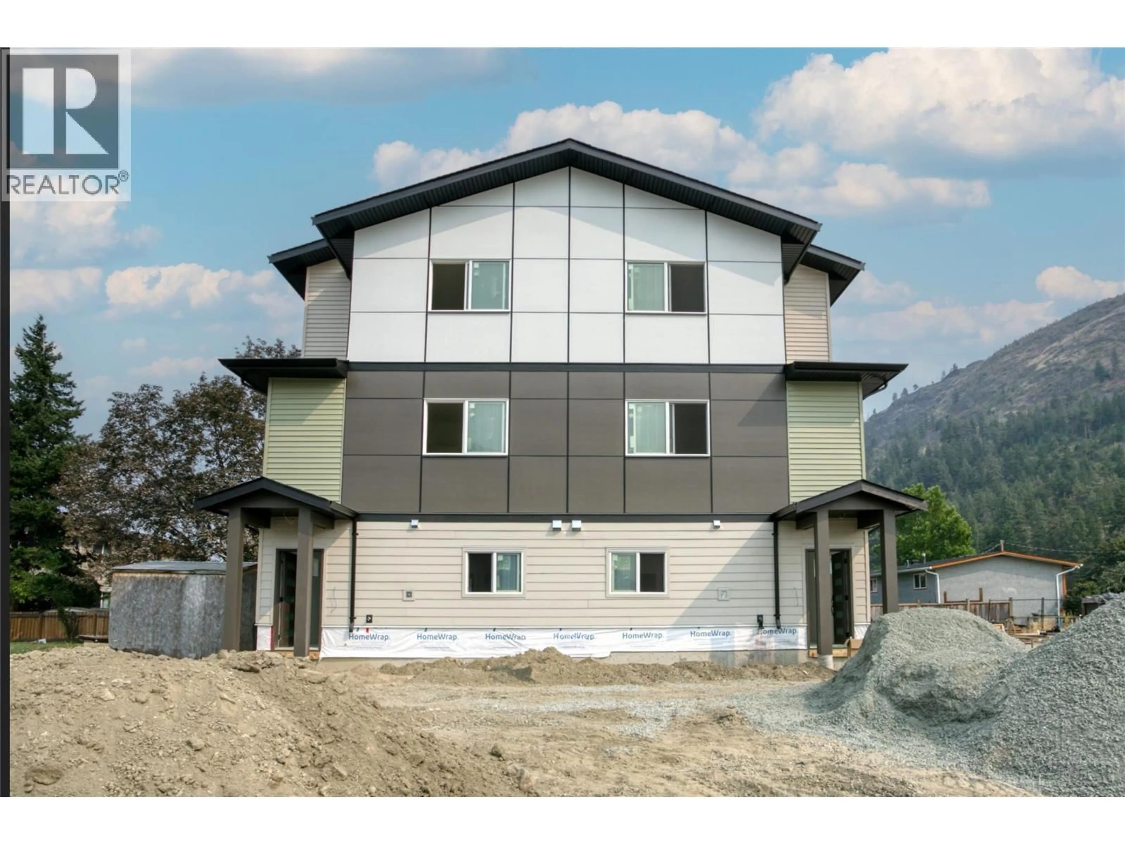 Home with vinyl exterior material, building for 2709 HEWL ROAD, West Kelowna British Columbia V1Z2M5