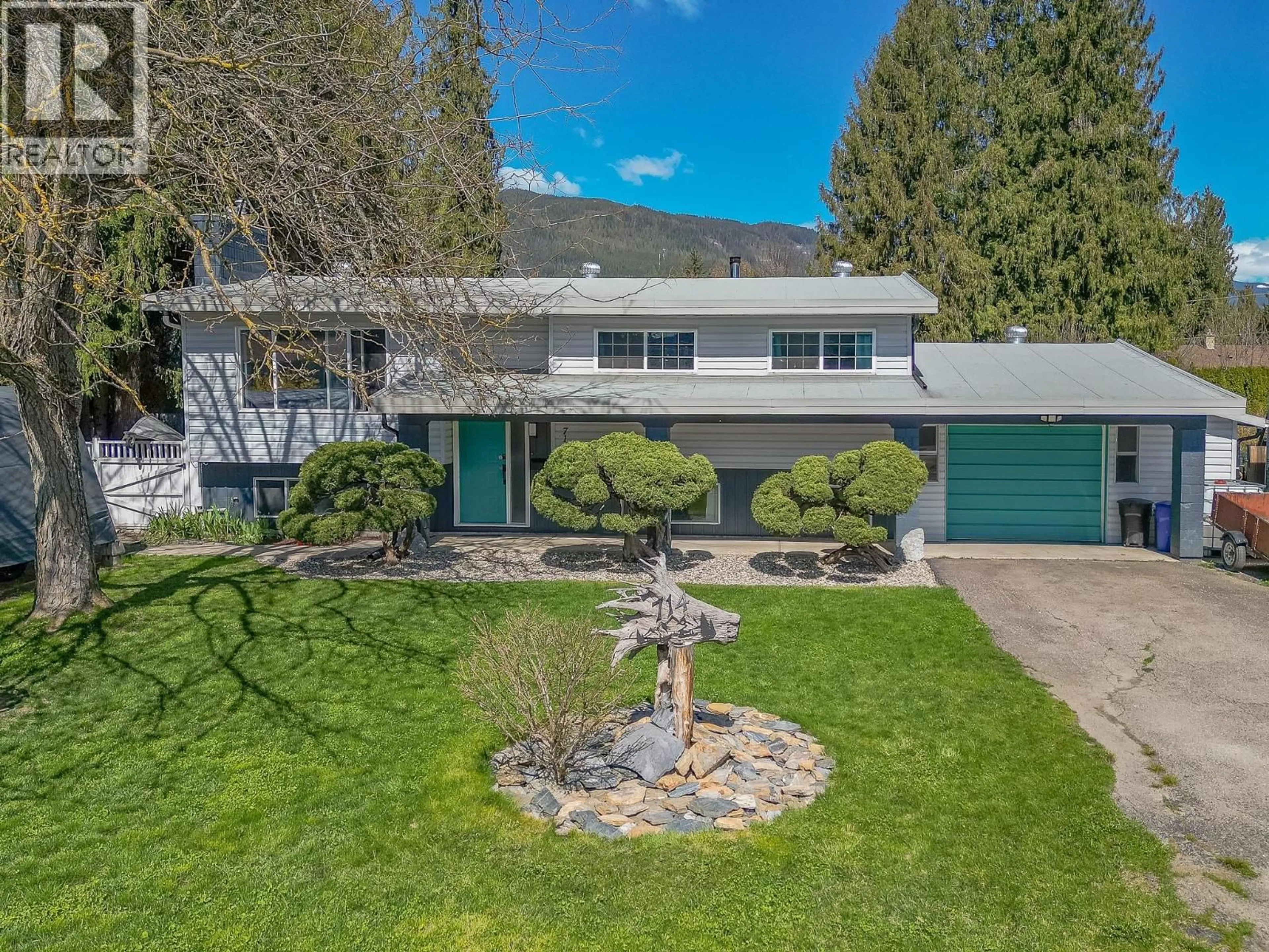 A pic from outside/outdoor area/front of a property/back of a property/a pic from drone, unknown for 714 MAPLE STREET, Sicamous British Columbia V0E2V1
