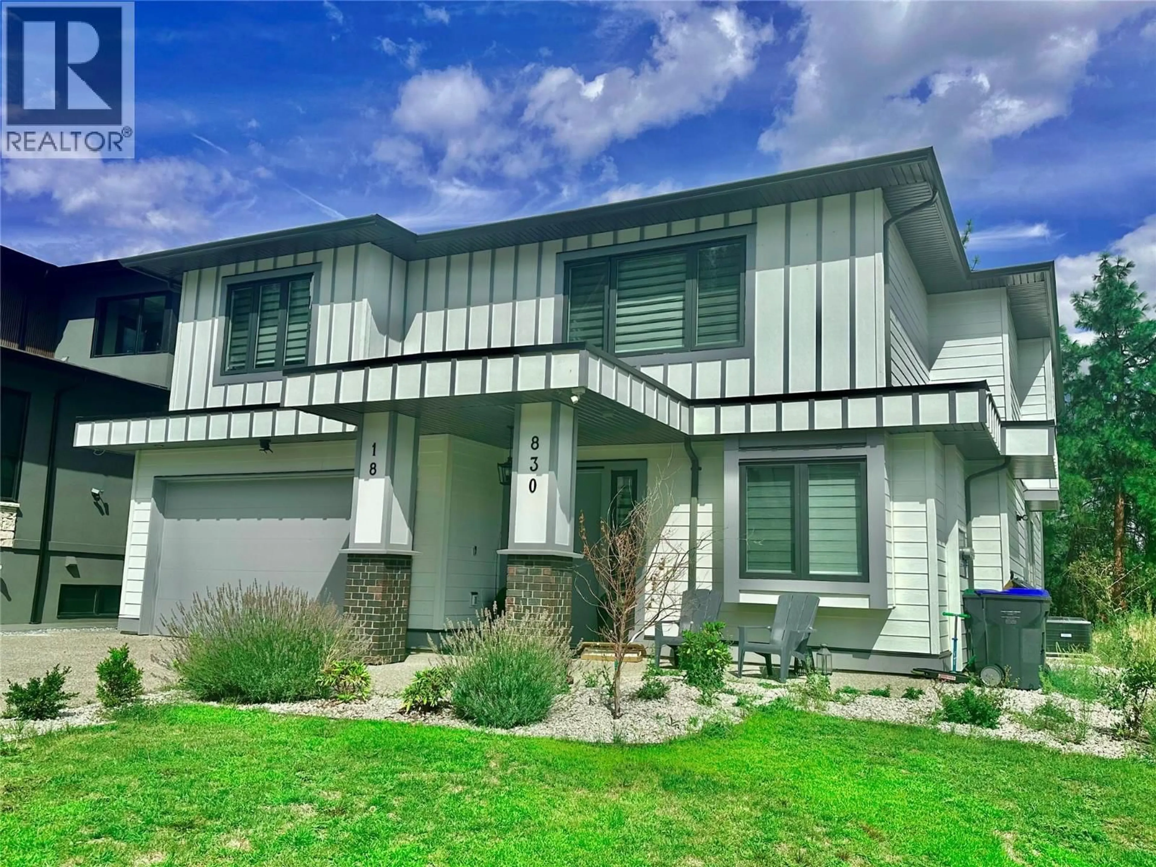 Home with vinyl exterior material, street for 18 - 830 WESTVIEW WAY, West Kelowna British Columbia V1Z3Z3