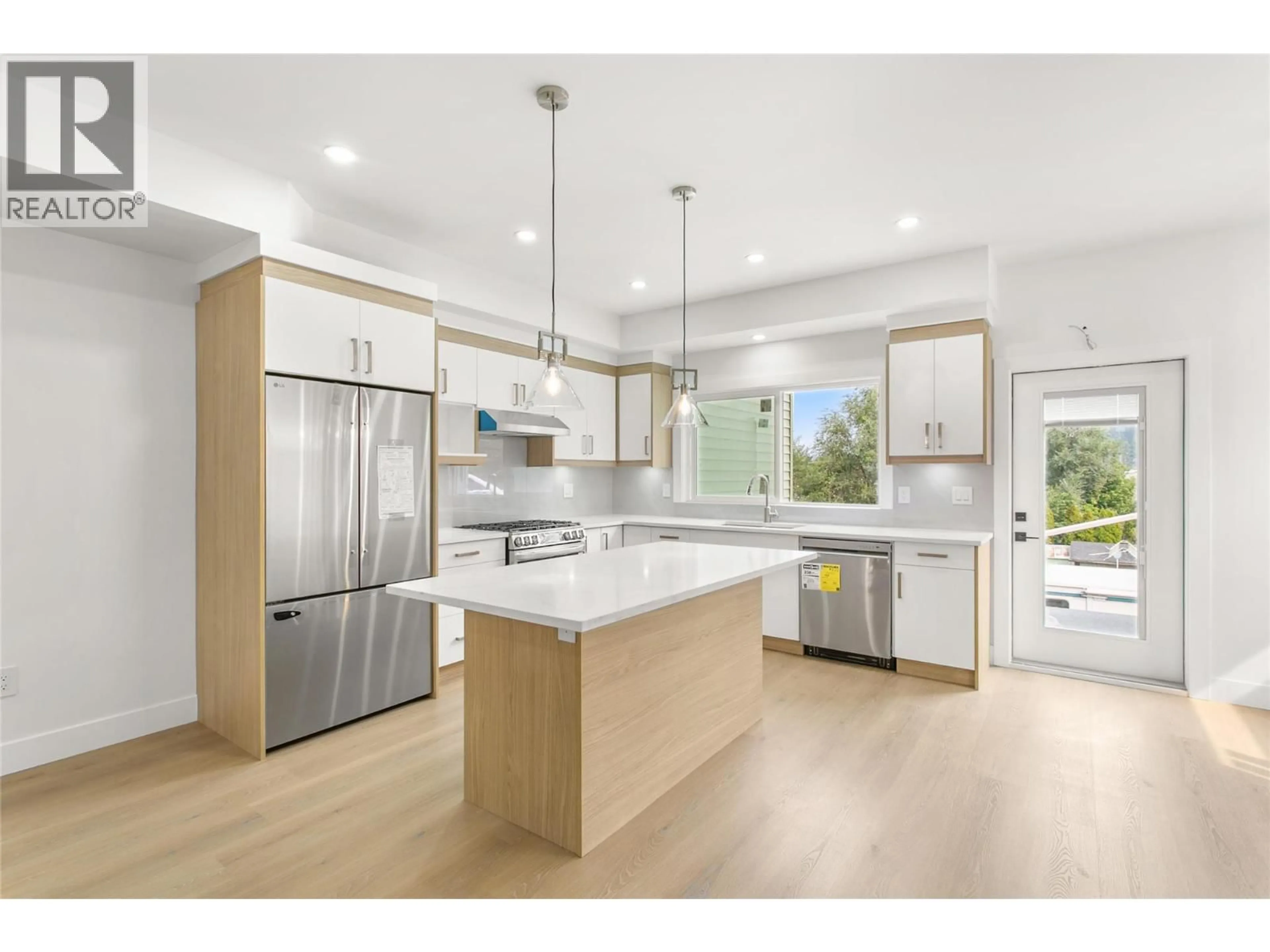 Open concept kitchen, unknown for 2711 HEWL ROAD, West Kelowna British Columbia V1Z1N1