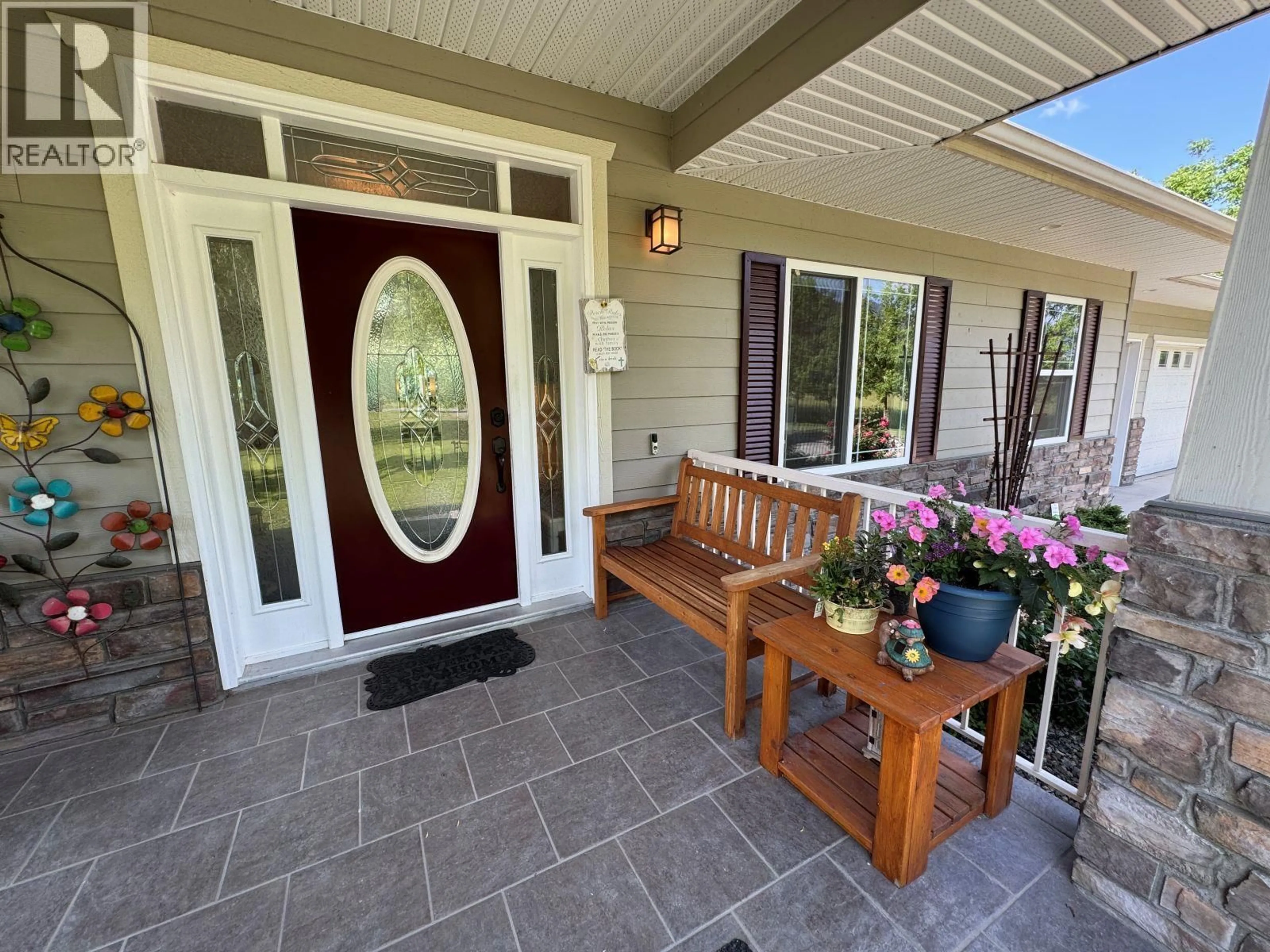 Indoor entryway for 395 STARCHUCK ROAD, Grand Forks British Columbia V0H1H9