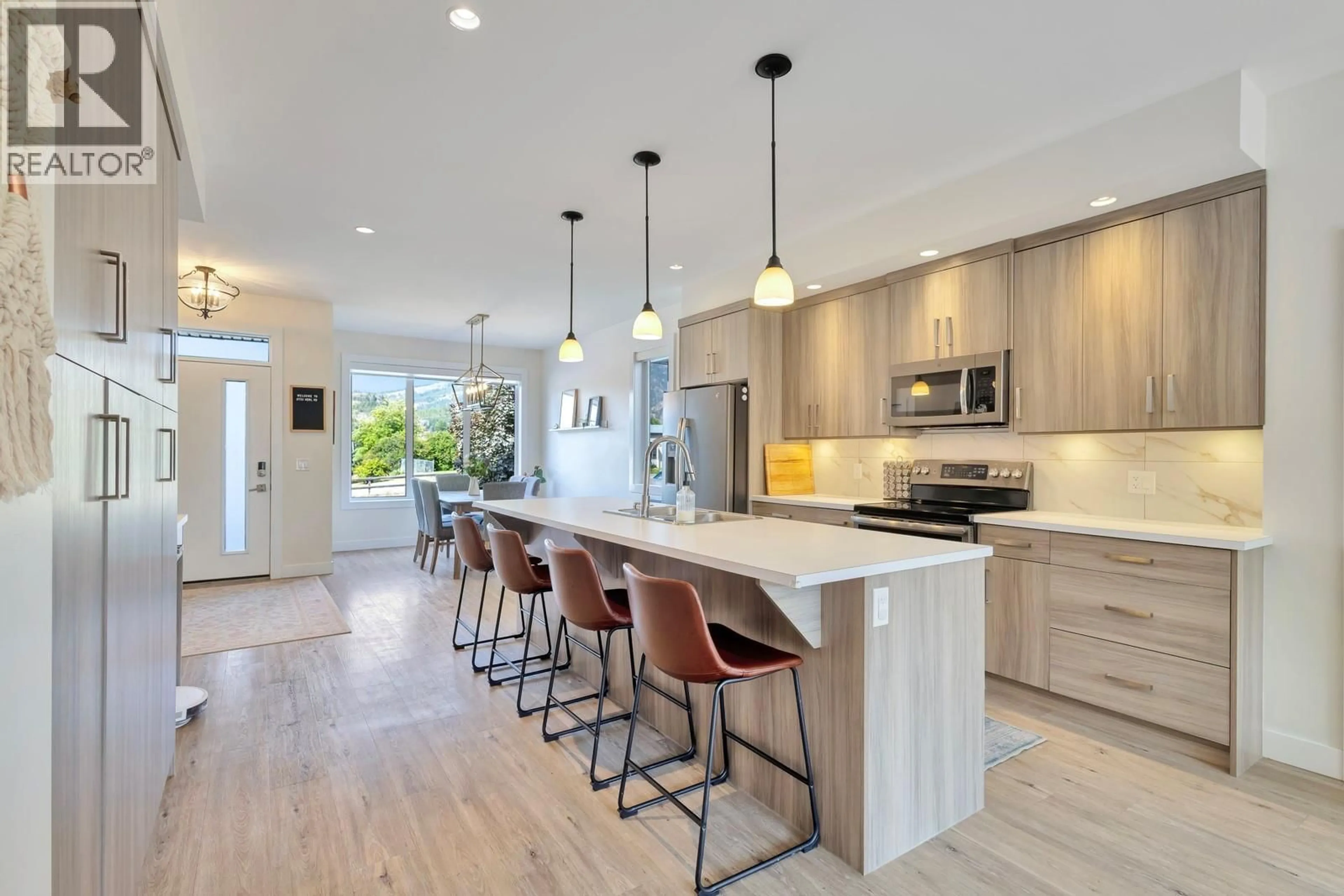 Open concept kitchen, unknown for 2733 HEWL ROAD, West Kelowna British Columbia V1Z4E7