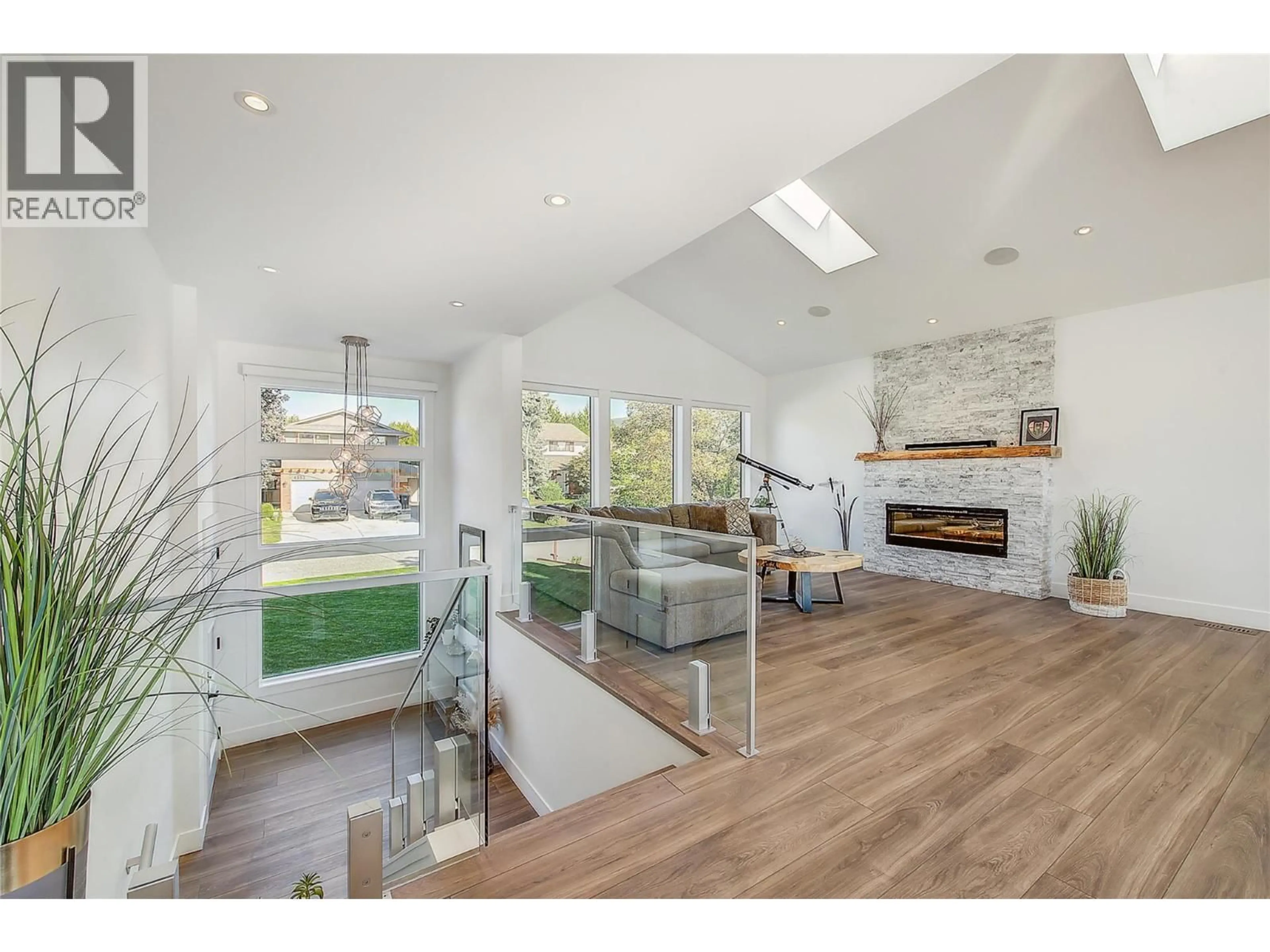 Unknown for 4354 KENSINGTON DRIVE, Kelowna British Columbia V1W2L8