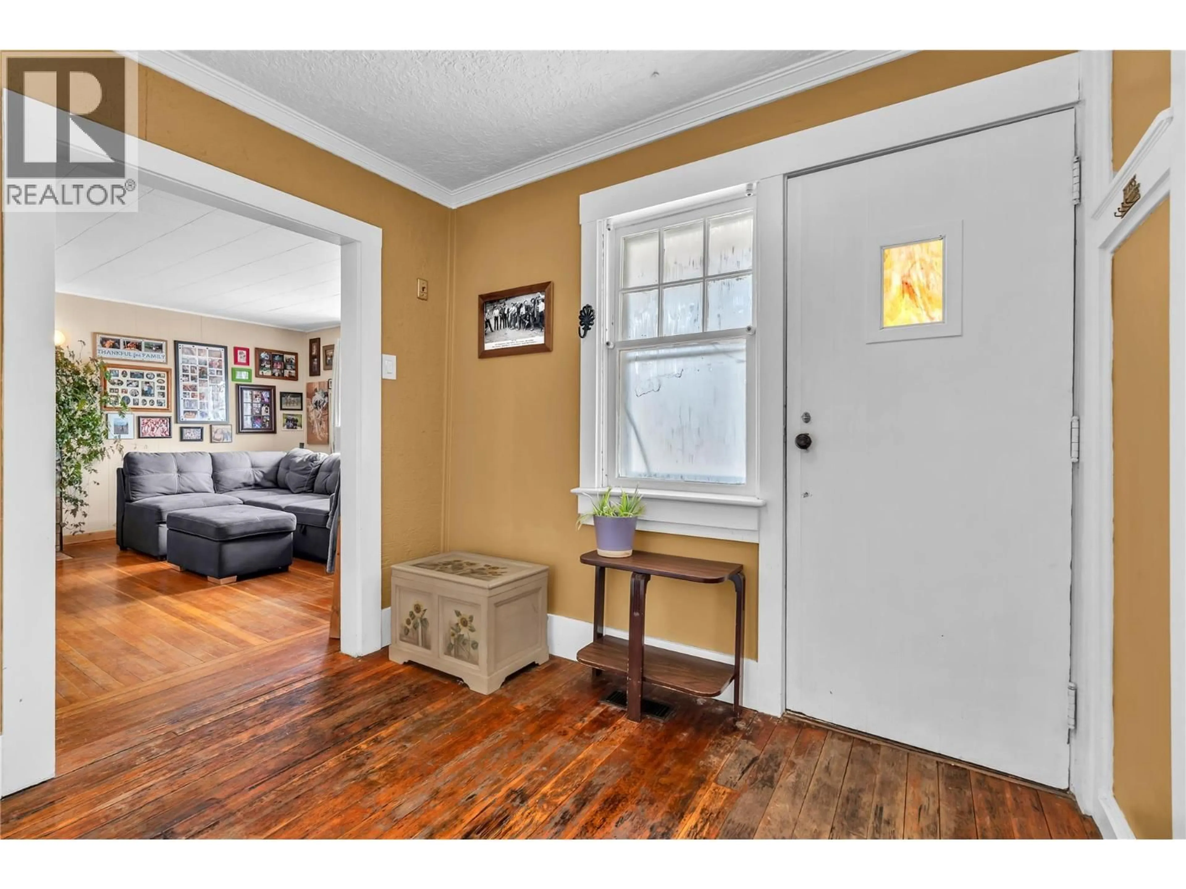 Indoor entryway for 249 PENRYN AVENUE, Princeton British Columbia V0X1W0