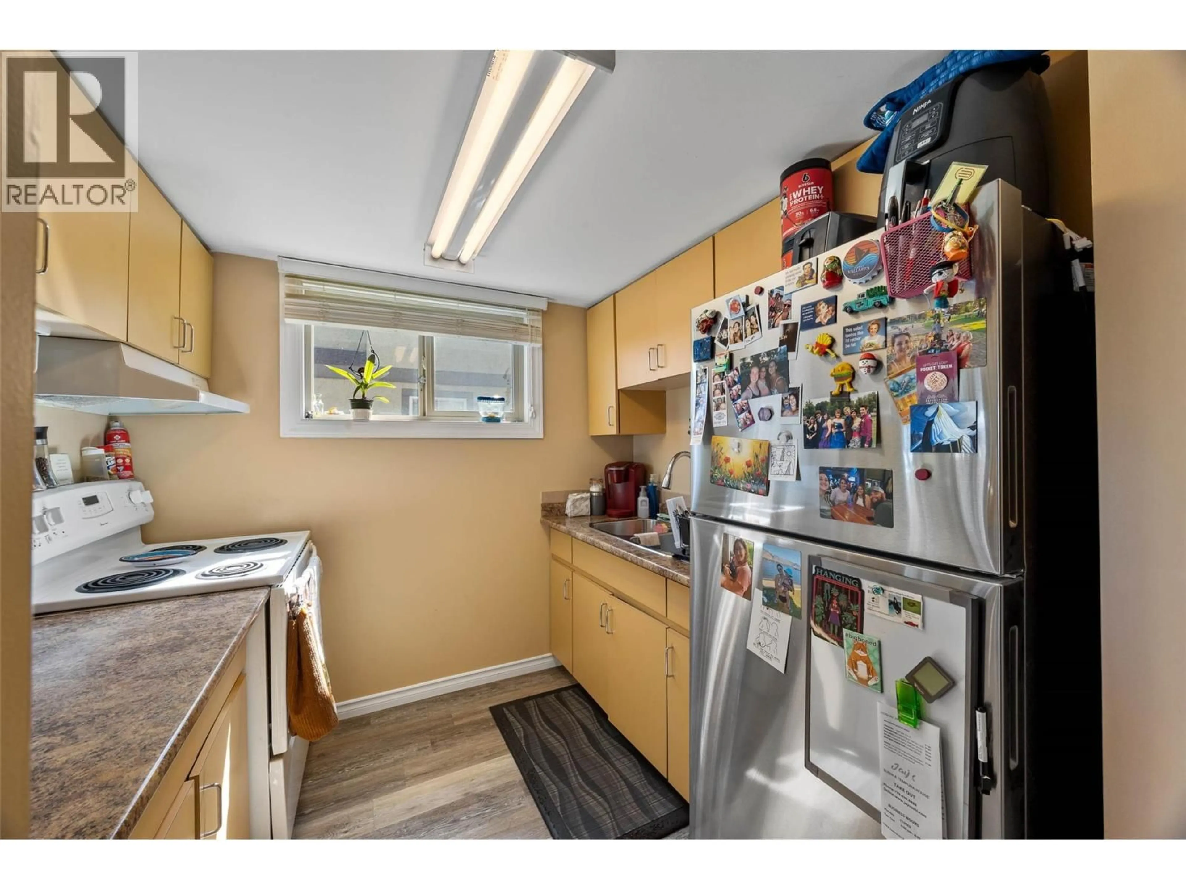 Standard kitchen, unknown for 13 - 1750 SUMMIT DRIVE, Kamloops British Columbia V2E1Y1