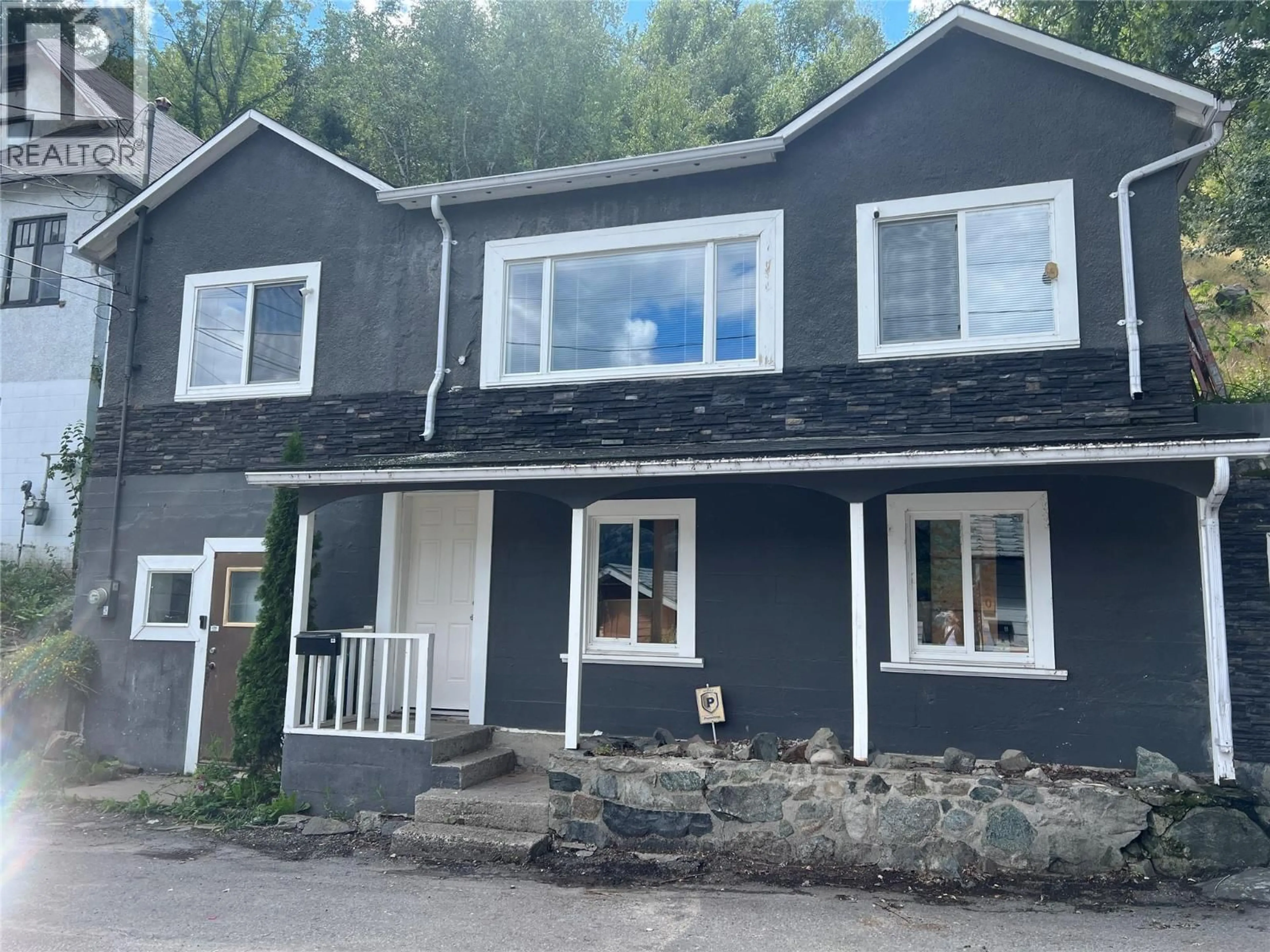 Home with vinyl exterior material, unknown for 1916 WILMES LANE LANE, Trail British Columbia V1R4H3
