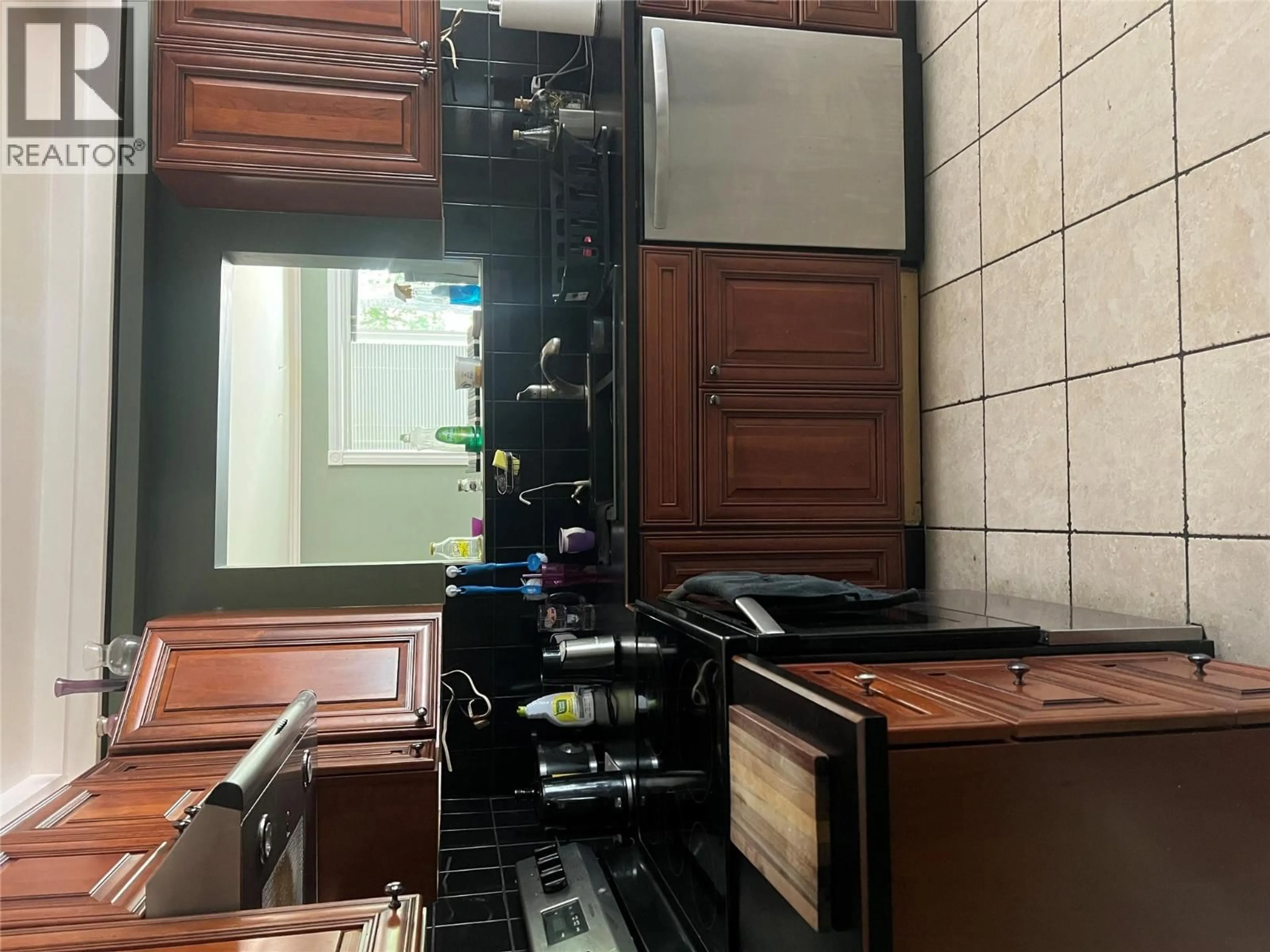 Standard kitchen, unknown for 1916 WILMES LANE LANE, Trail British Columbia V1R4H3