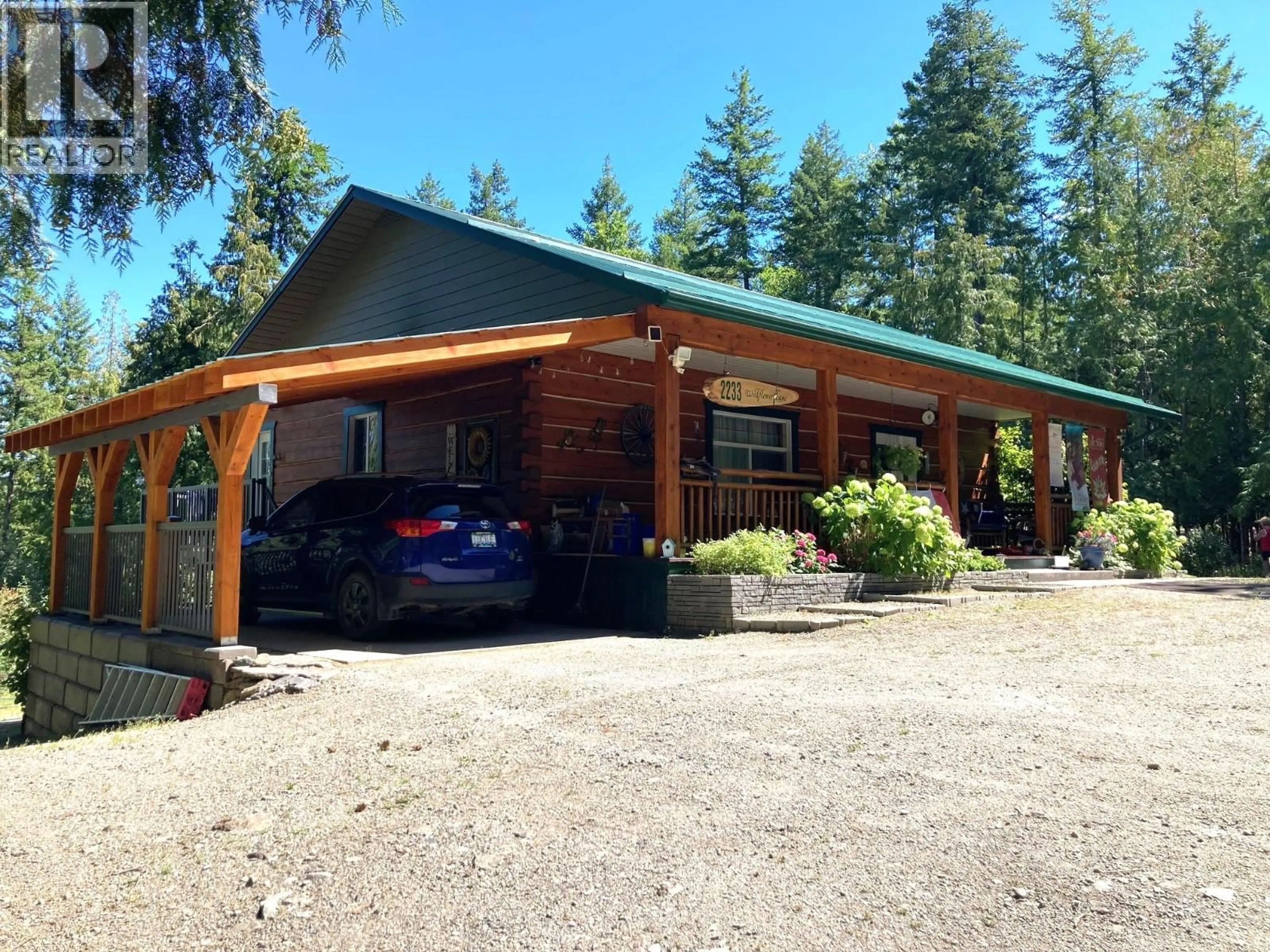Indoor garage for 2233 WILDFLOWER LANE, Sorrento British Columbia V0E2W1