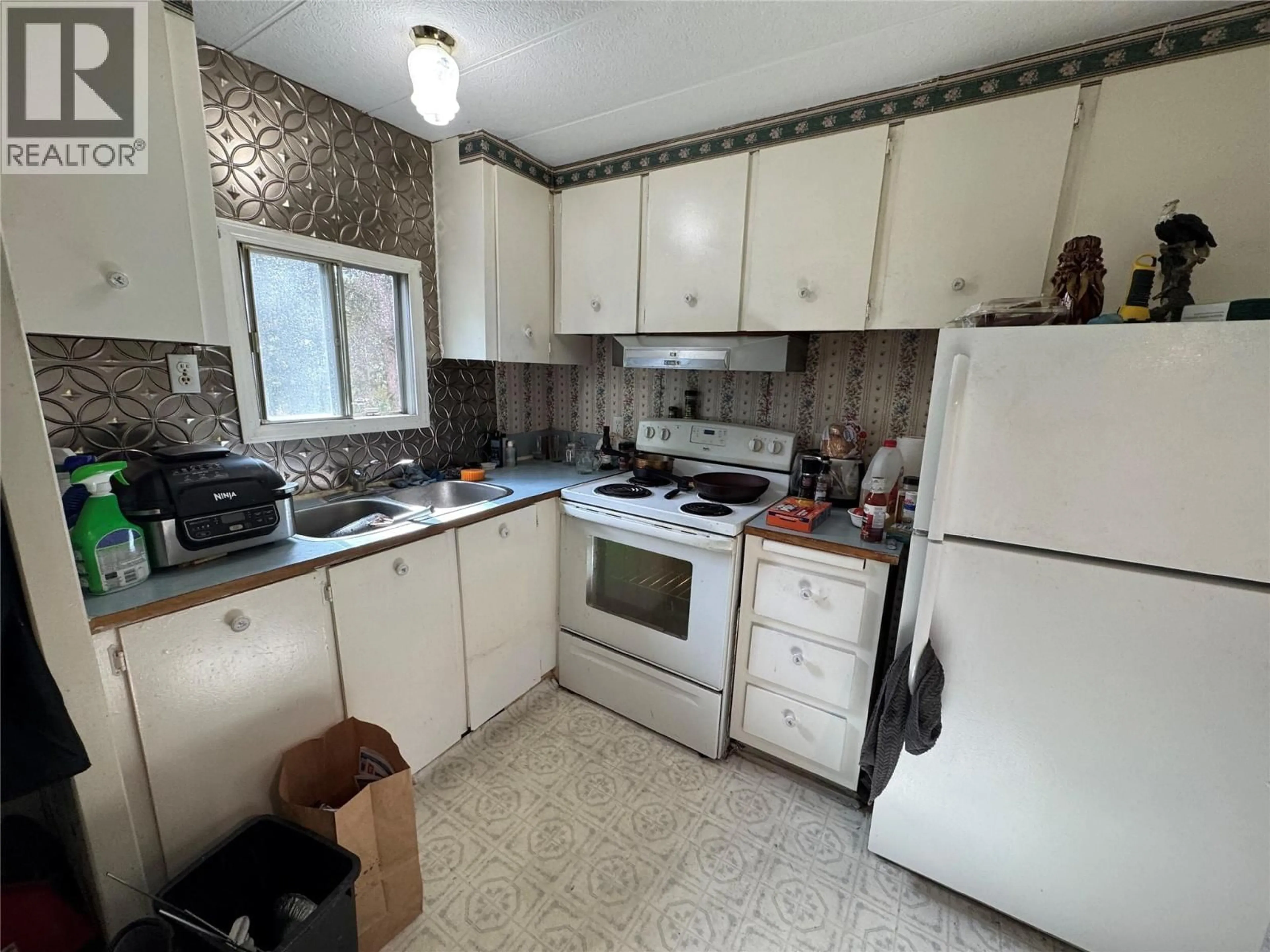 Standard kitchen, unknown for 444 WILD ROSE DRIVE, Merritt British Columbia V1K1B8