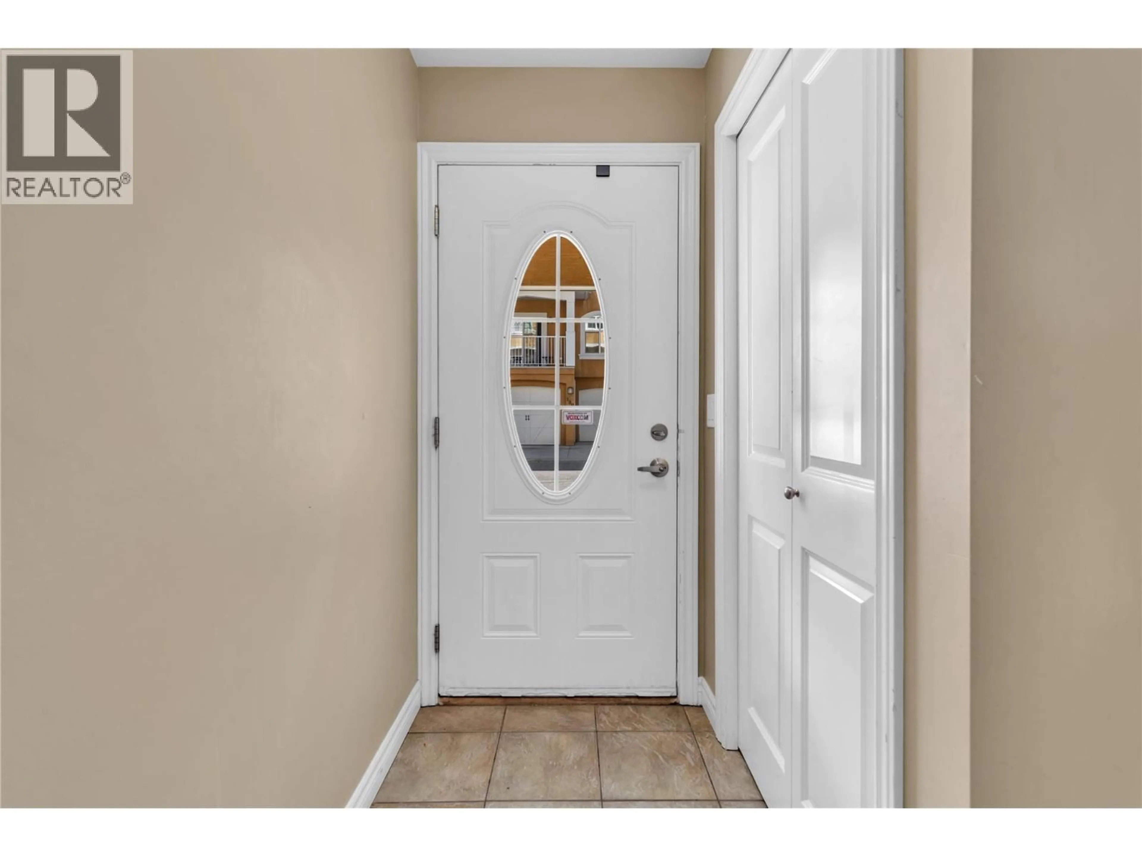 Indoor entryway for 112 - 456 MCPHEE STREET, Kelowna British Columbia V1X8C5
