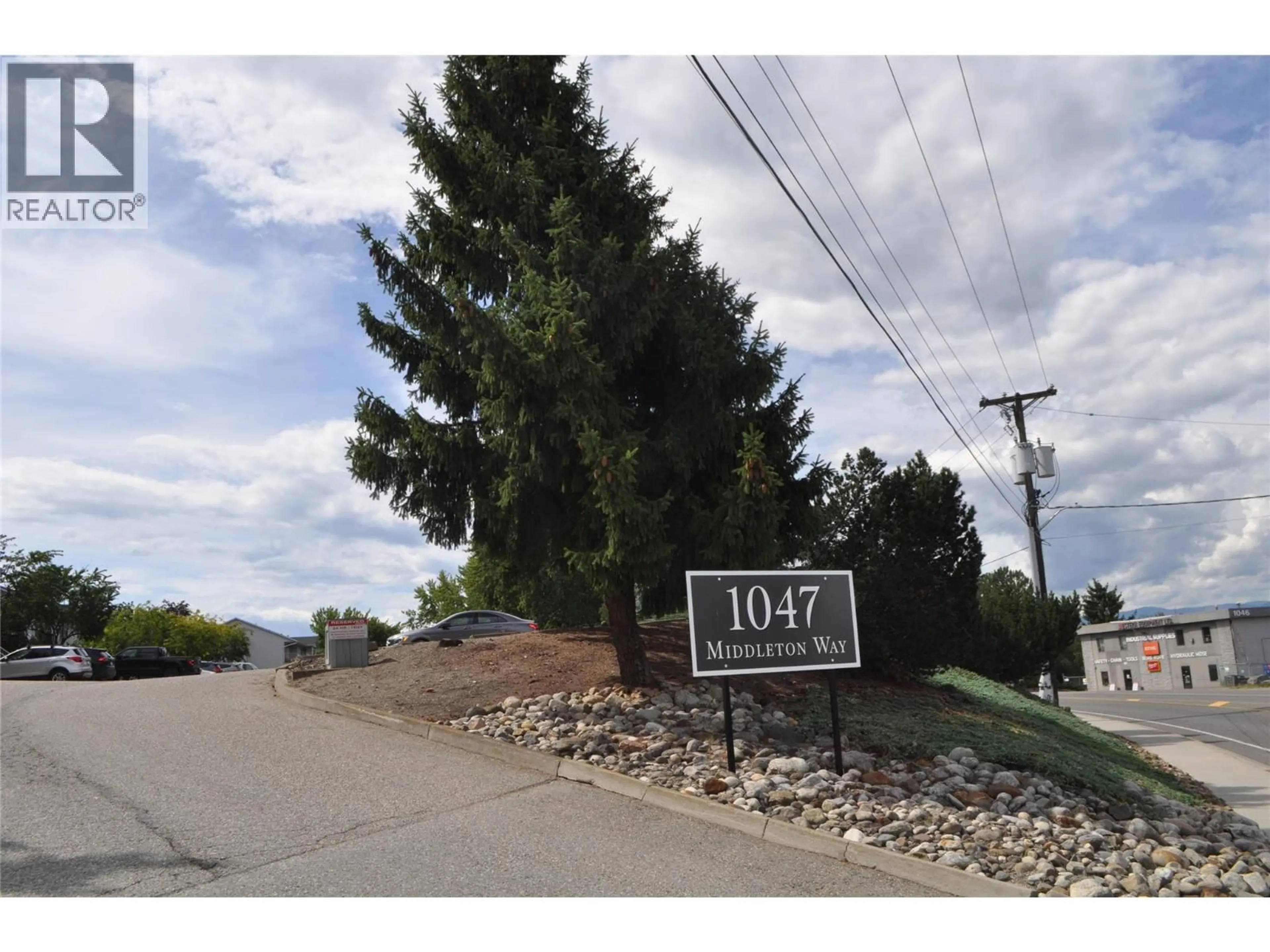 Blurry image for 109 - 1047 MIDDLETON WAY, Vernon British Columbia V1B2N3