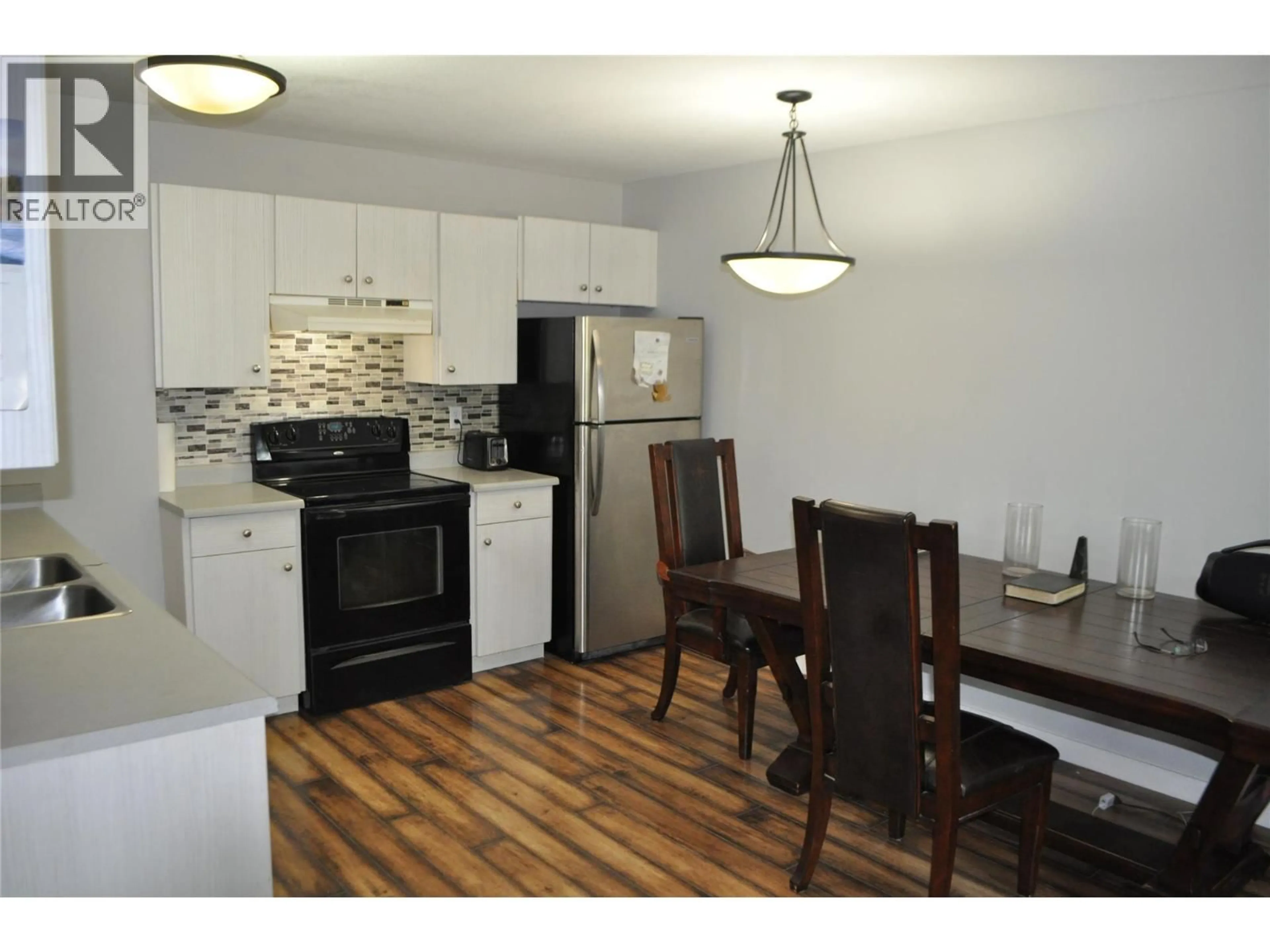 Standard kitchen, wood/laminate floor for 109 - 1047 MIDDLETON WAY, Vernon British Columbia V1B2N3