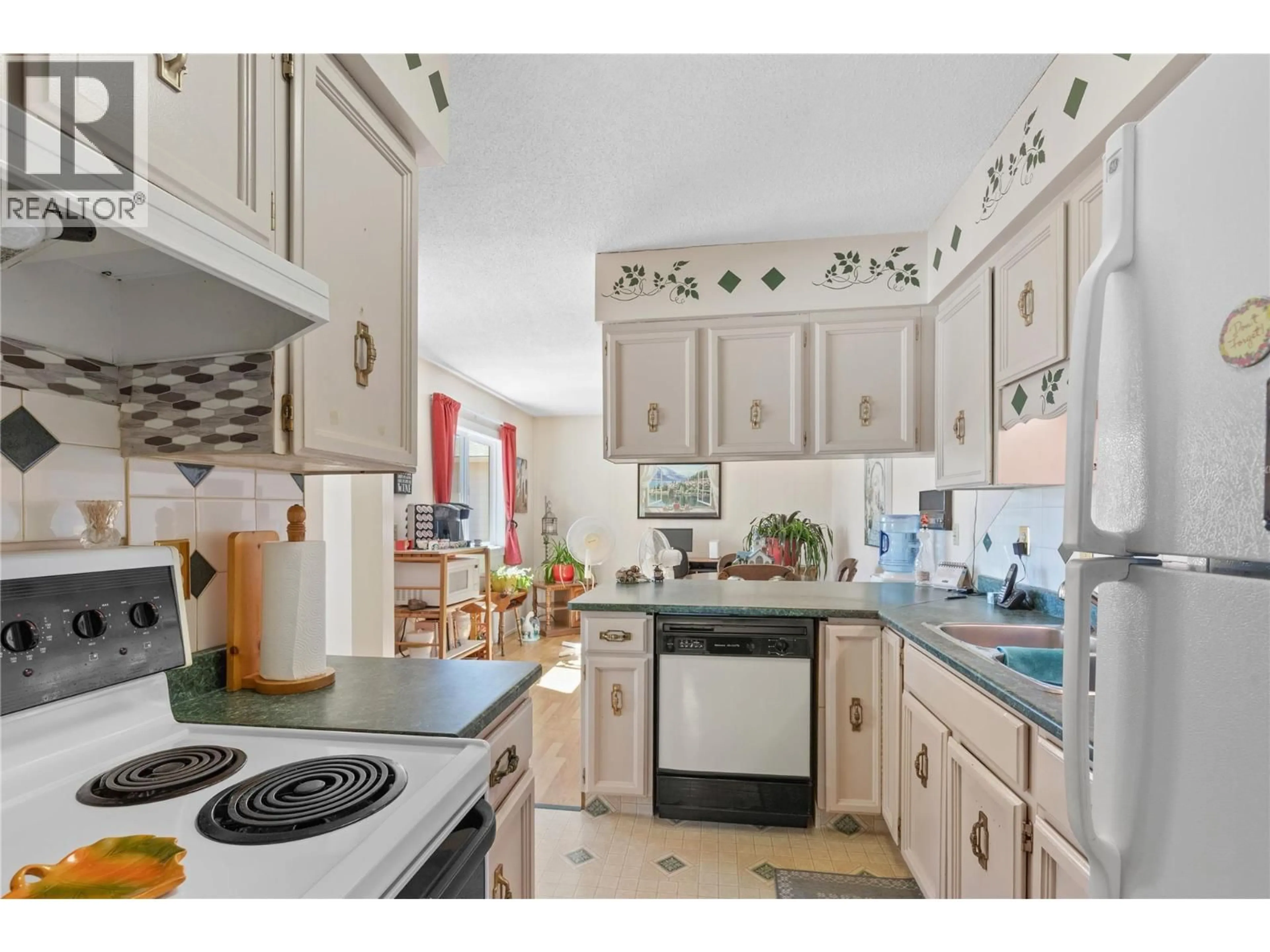 Standard kitchen, unknown for 3011 11 STREET, Vernon British Columbia V1T7V1
