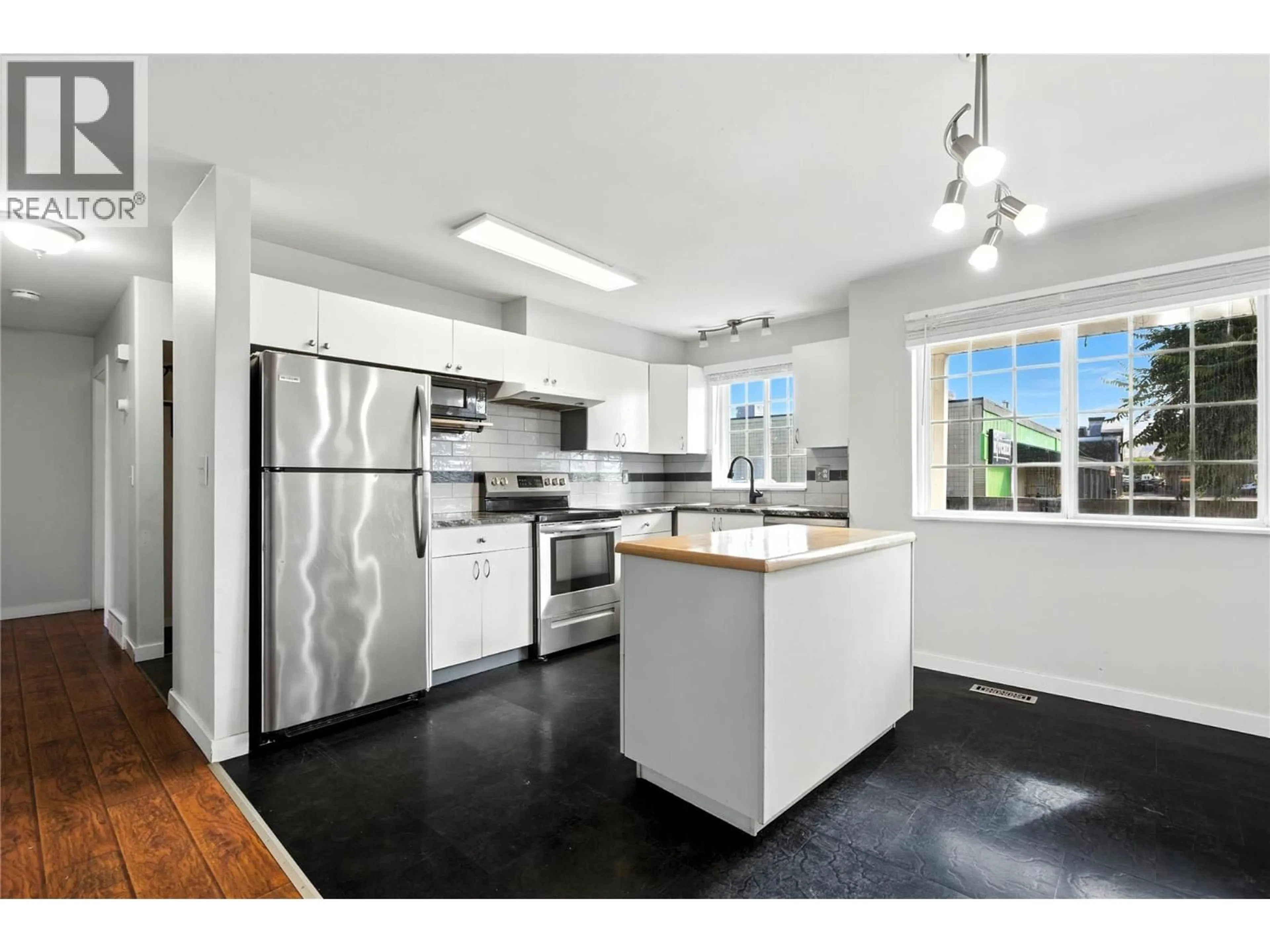 Open concept kitchen, unknown for 11 - 1876 TRANQUILLE ROAD, Kamloops British Columbia V2B3L8