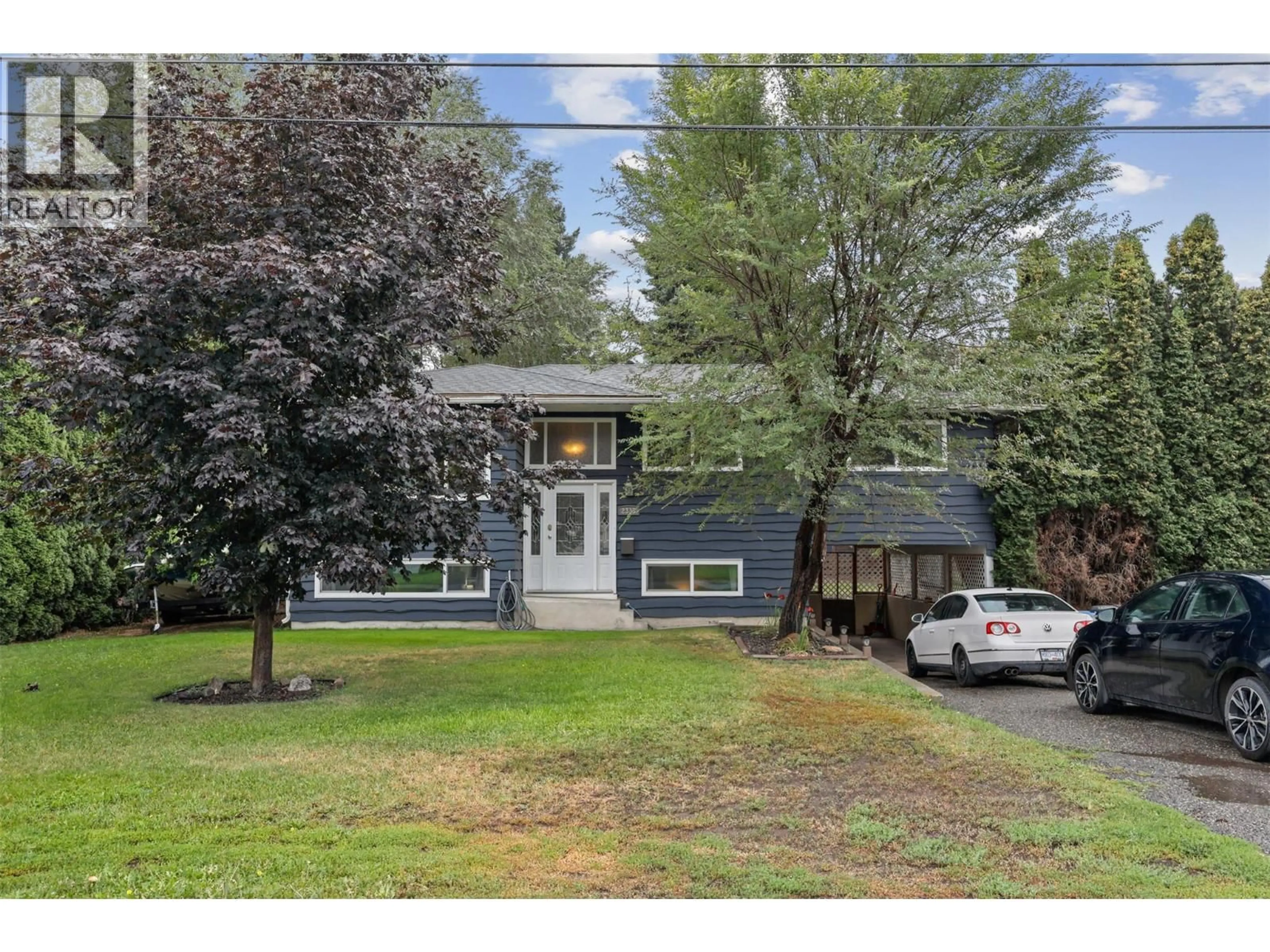 Home with vinyl exterior material, street for 2335 ROSEWOOD AVENUE, Kamloops British Columbia V2B4Y9