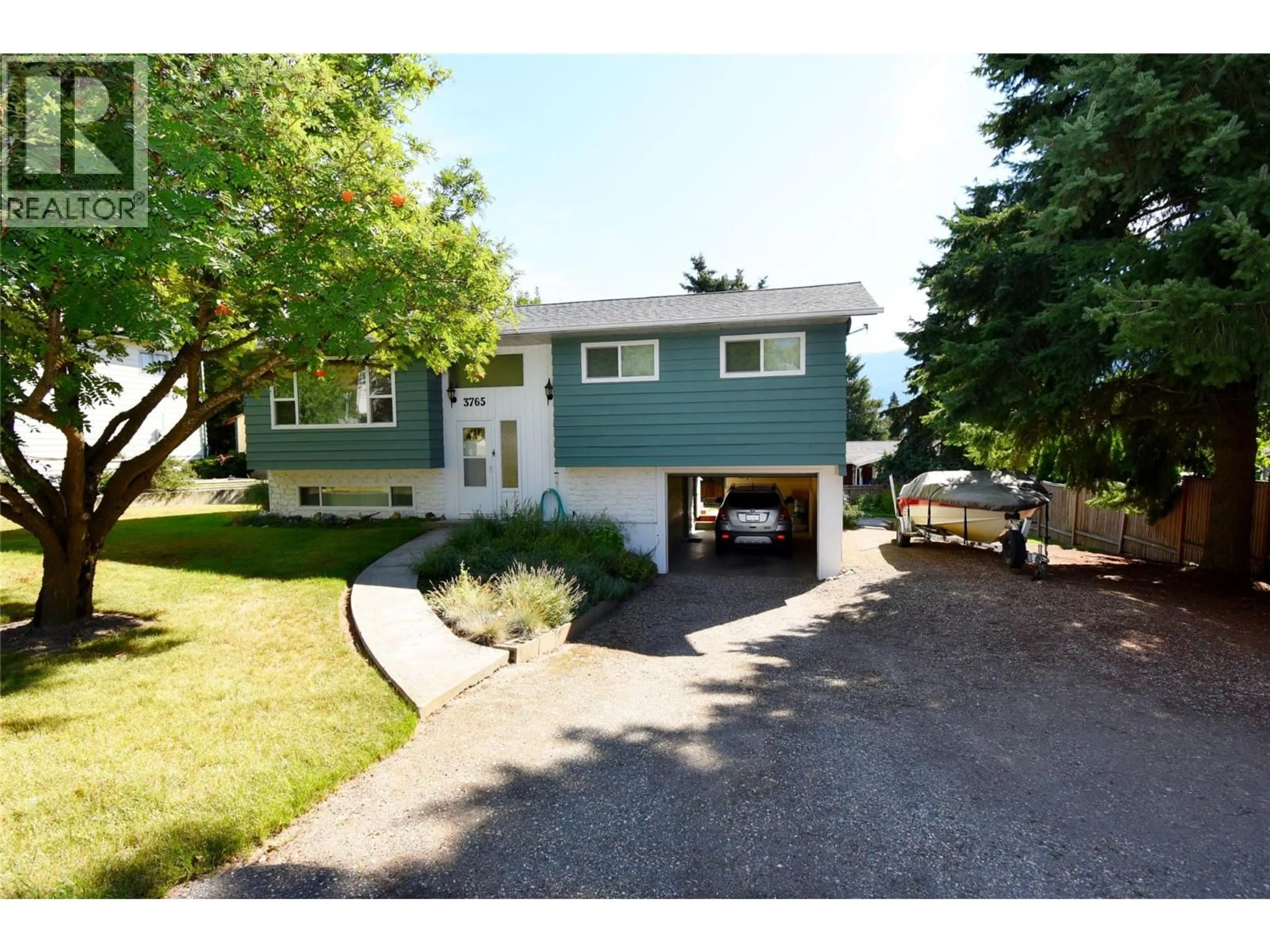 A pic from outside/outdoor area/front of a property/back of a property/a pic from drone, street for 3765 MURRAY DRIVE, Armstrong British Columbia V0E1B4