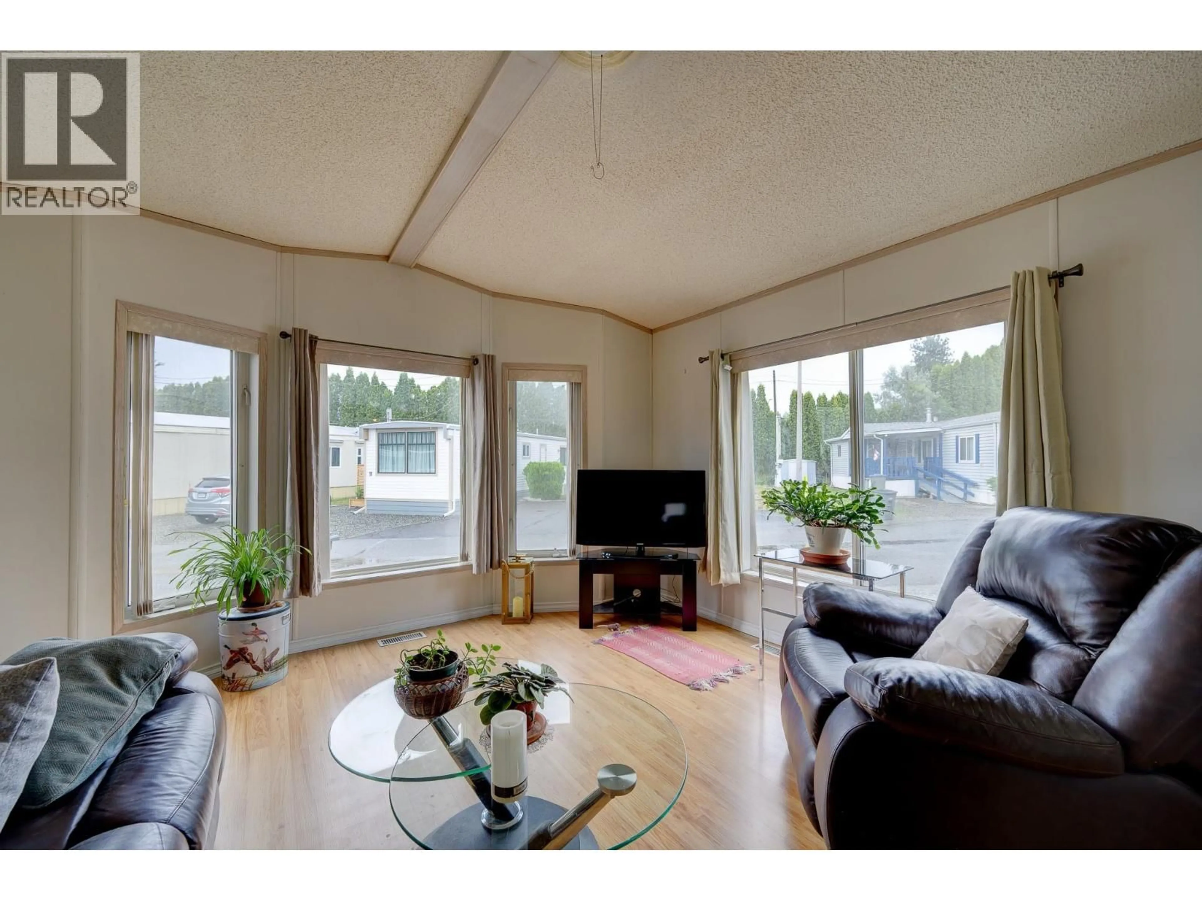 Living room with furniture, unknown for 12 PLUTO DRIVE, Kamloops British Columbia V2B1A7