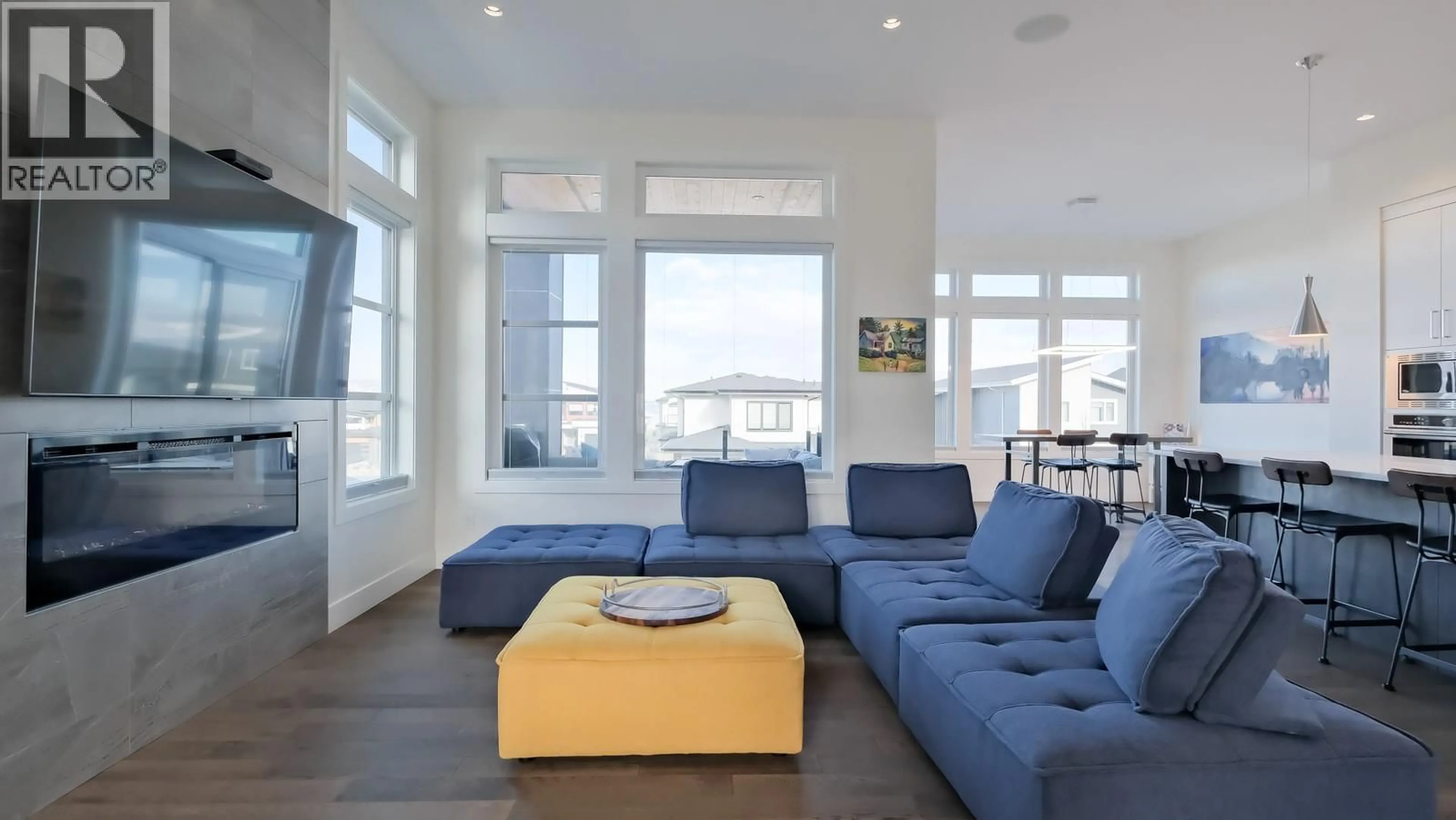Living room with furniture, unknown for 1260 JACK SMITH ROAD, Kelowna British Columbia V1W5N1