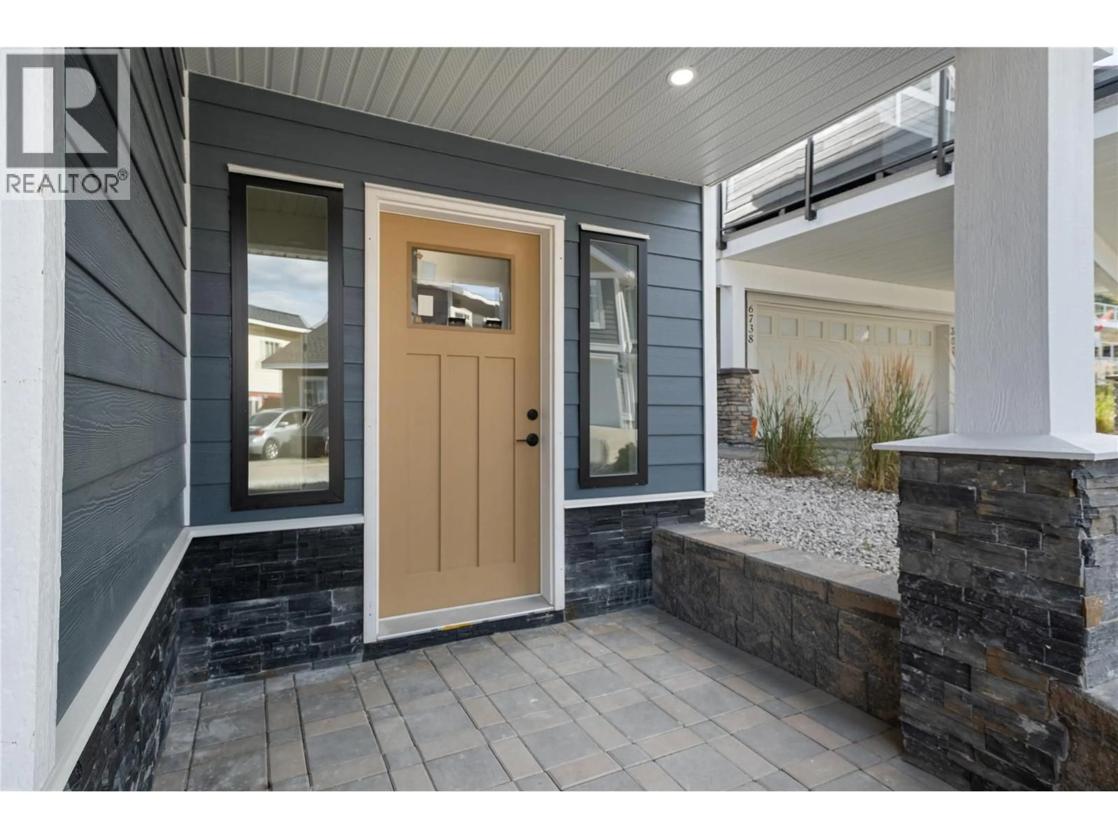 Indoor entryway for 6736 MARBELLA LOOP, Kelowna British Columbia V0E1S0