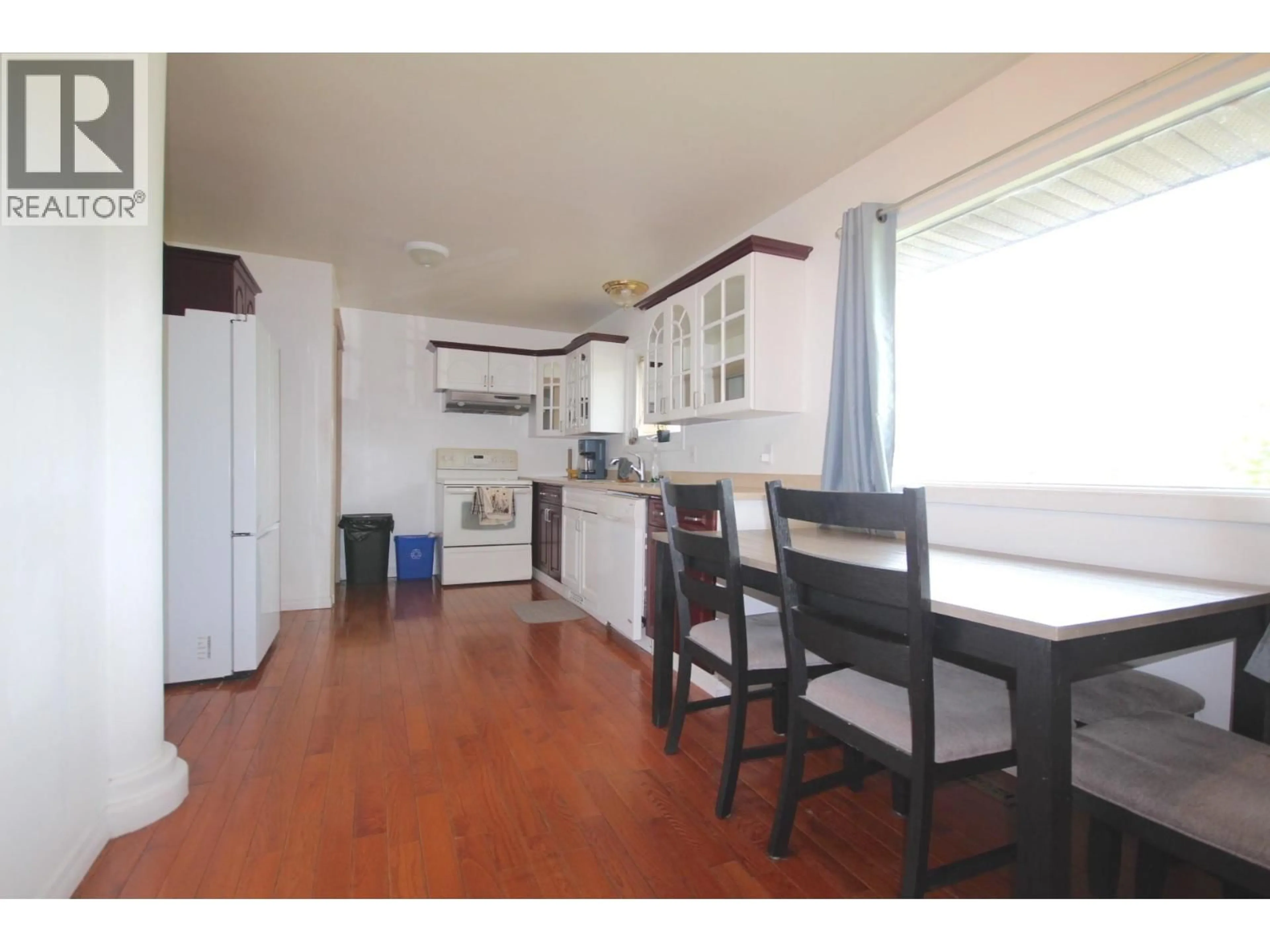 Standard kitchen, wood/laminate floor for 9420 RAVINE DRIVE, Dawson Creek British Columbia V1G3V6