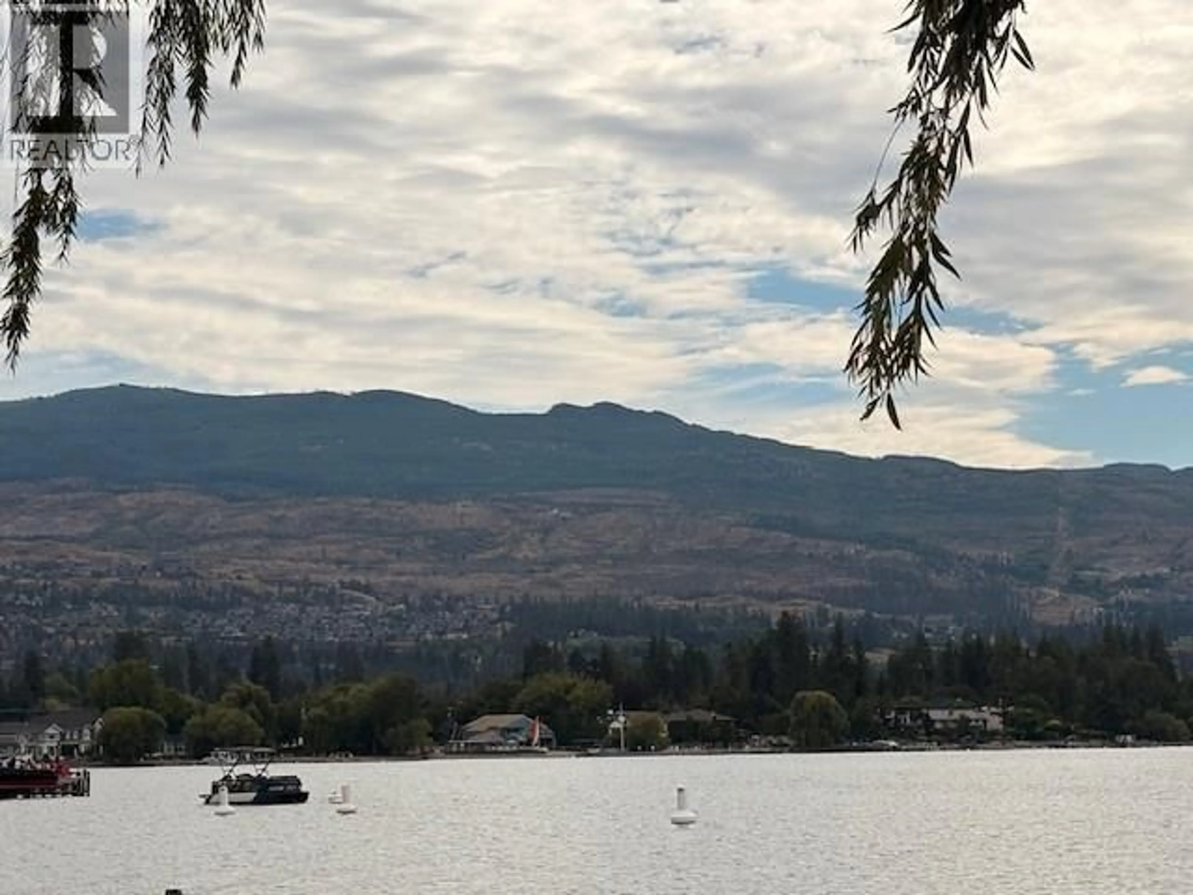 Blurry image for 301 - 4004 BLUEBIRD ROAD, Kelowna British Columbia V1W1X6
