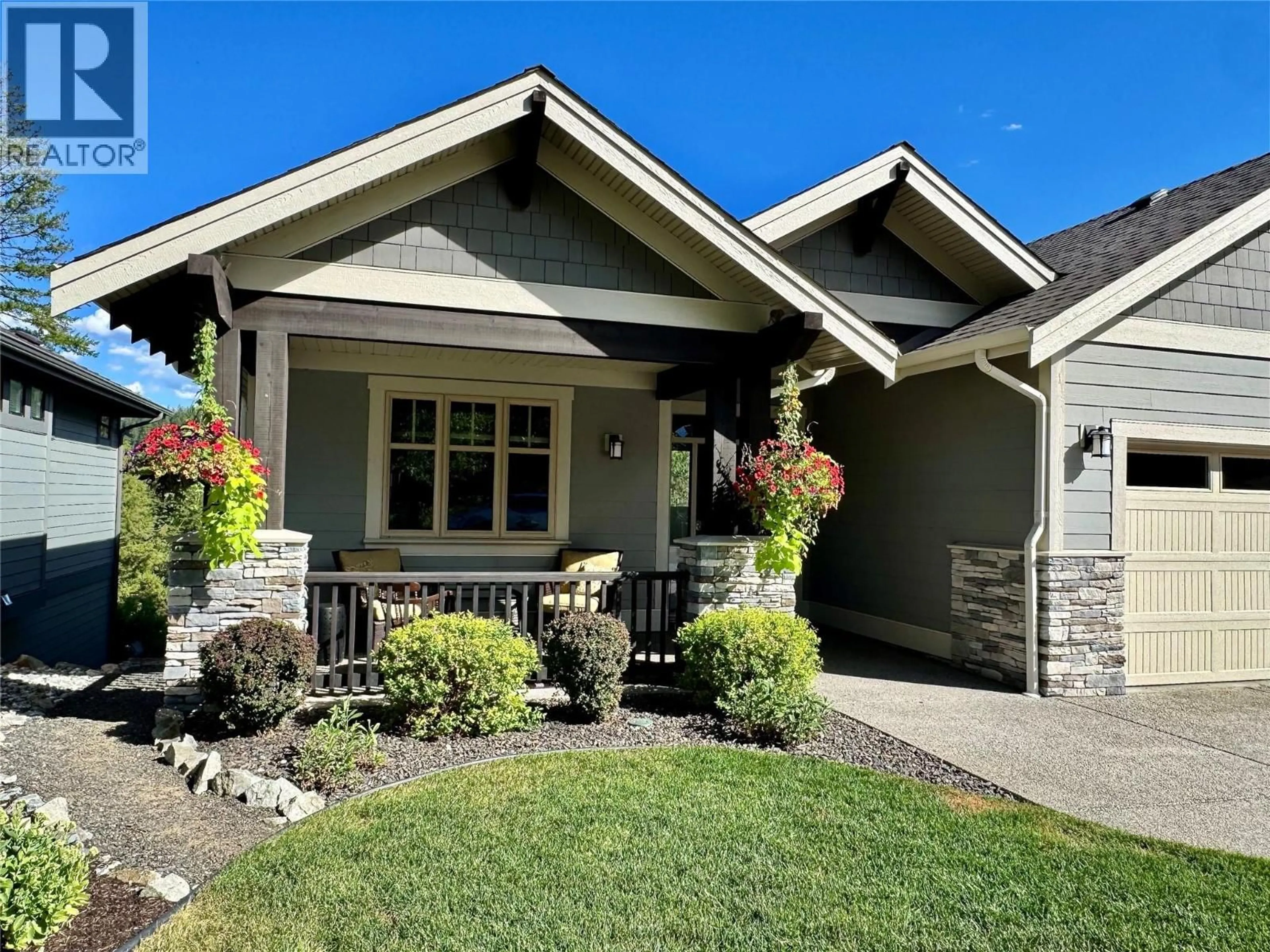 Home with vinyl exterior material, street for 433 LONGSPOON PLACE, Vernon British Columbia V1H2K2