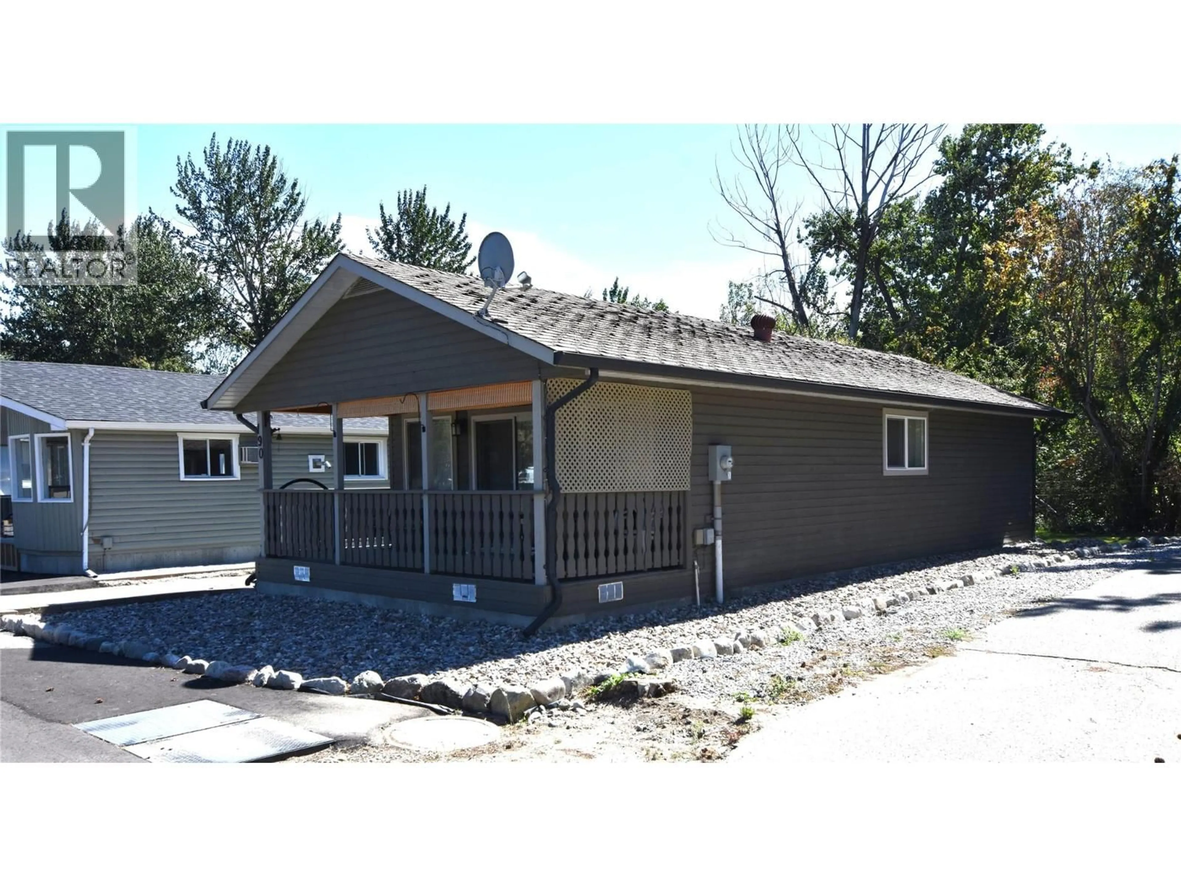 Home with vinyl exterior material, street for 190 FALCON AVENUE, Vernon British Columbia V1H2A1