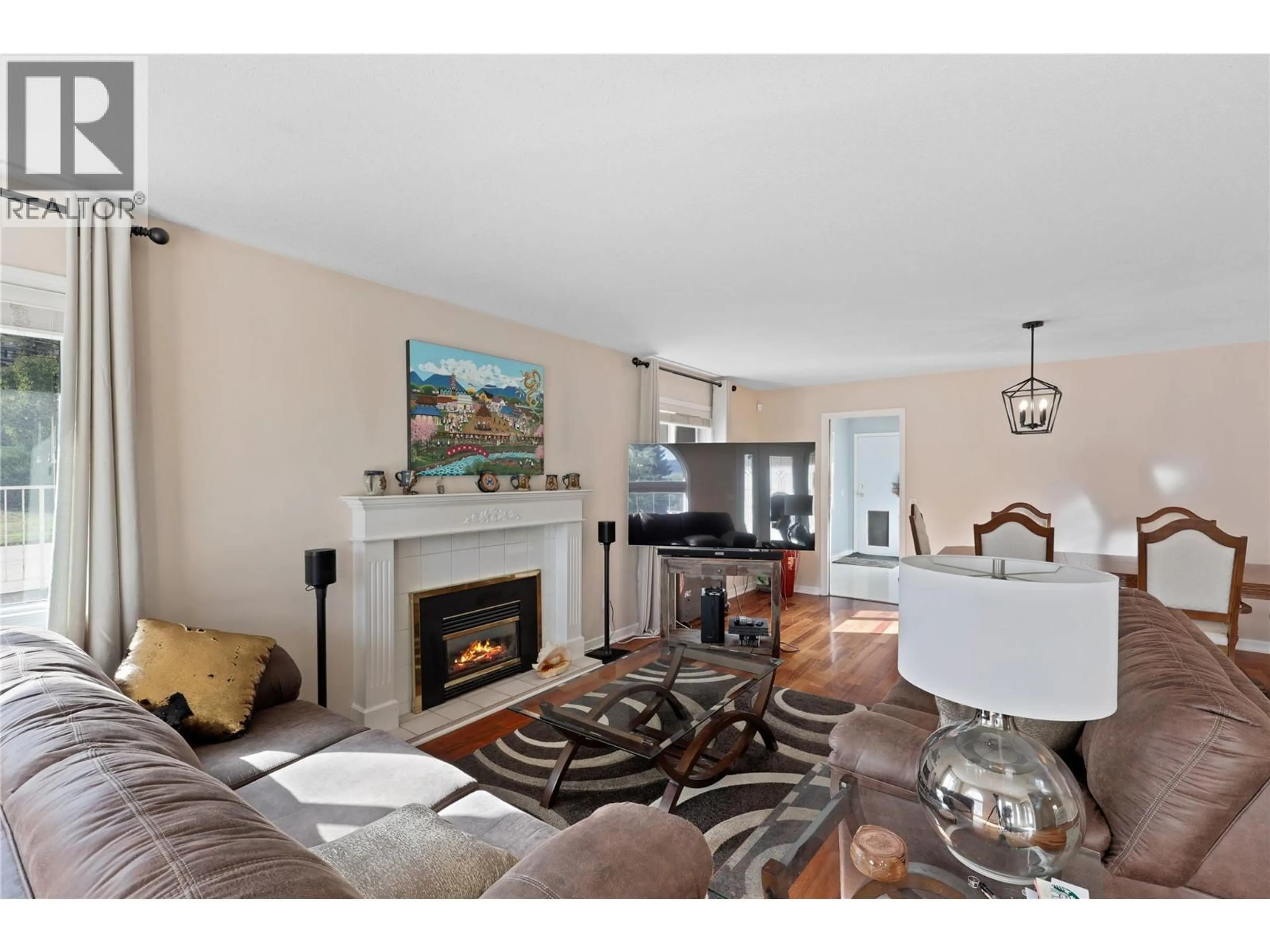 Open concept kitchen, unknown for 2401 PARKVIEW DRIVE, Kamloops British Columbia V2B7H9