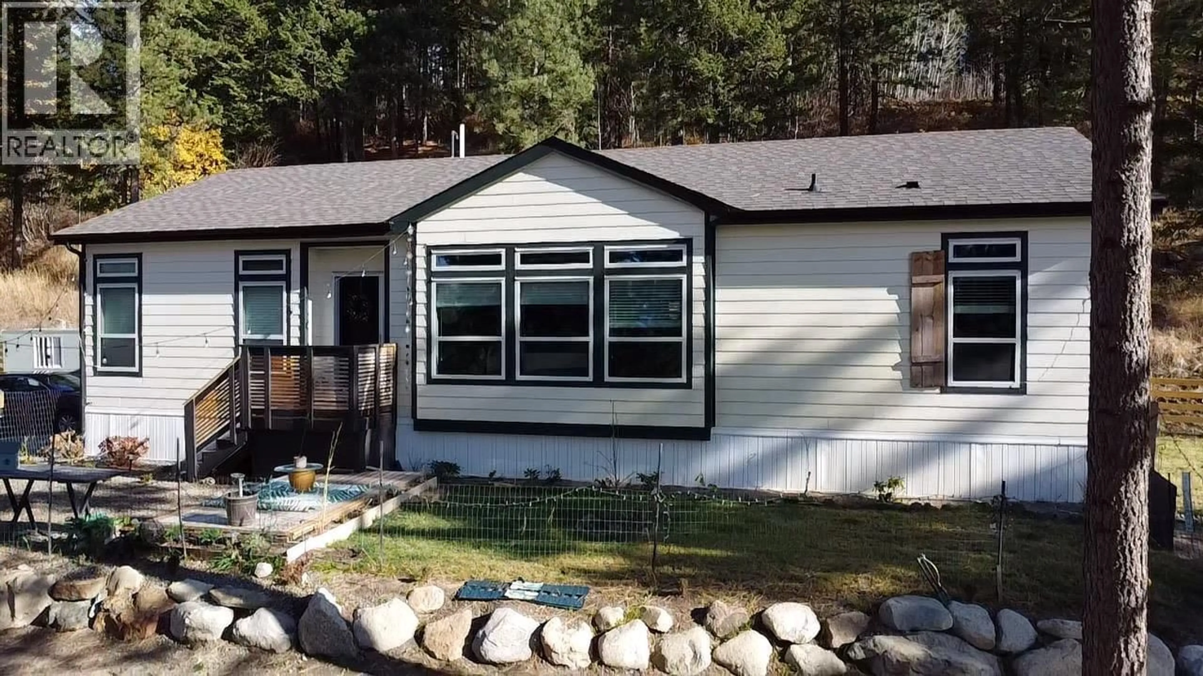 Home with vinyl exterior material, unknown for 1020 BULLMOOSE WAY, Osoyoos British Columbia V0H1V6