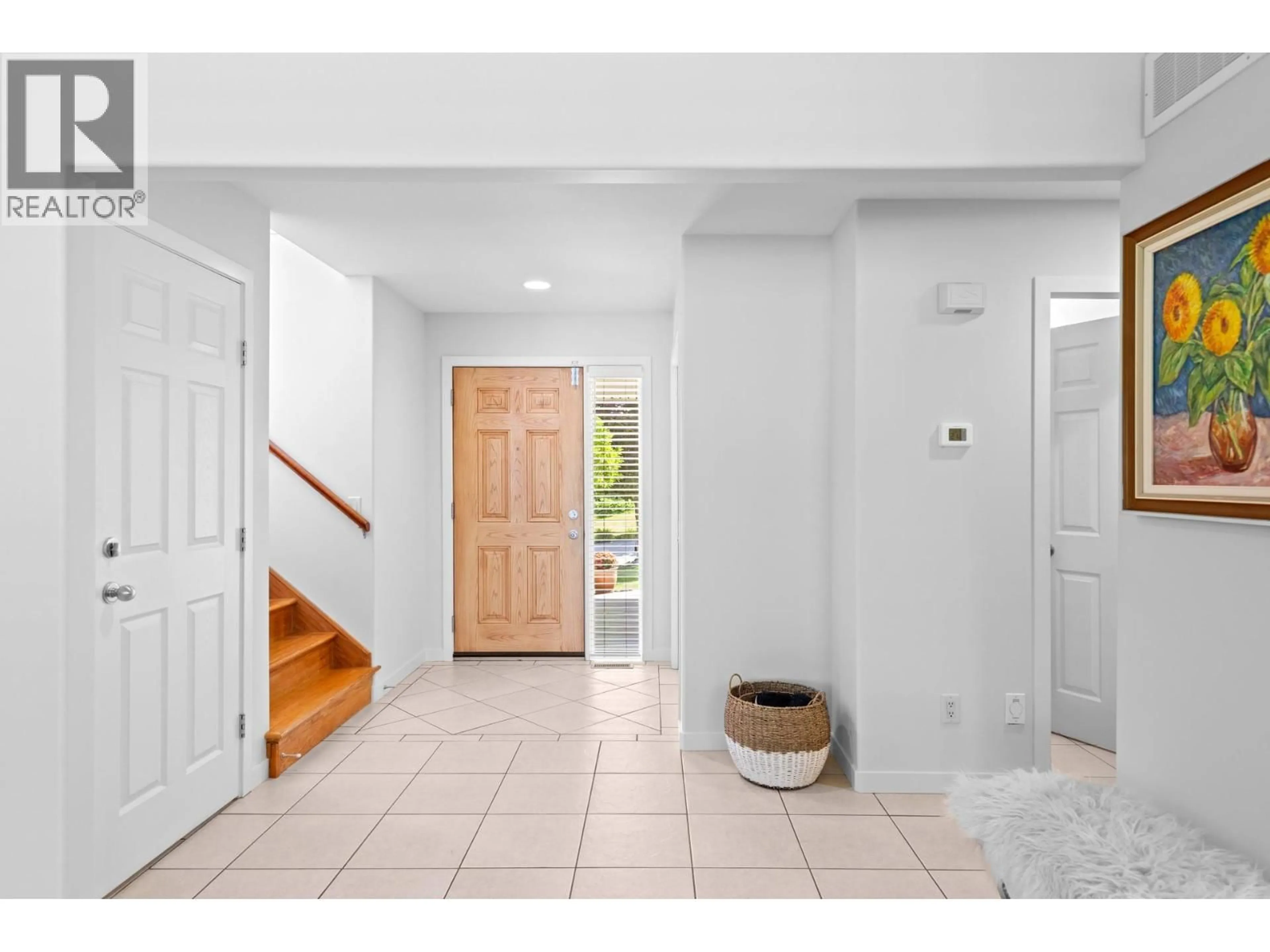Indoor entryway for 4934 HASKINS COURT, Kelowna British Columbia V1W5B5