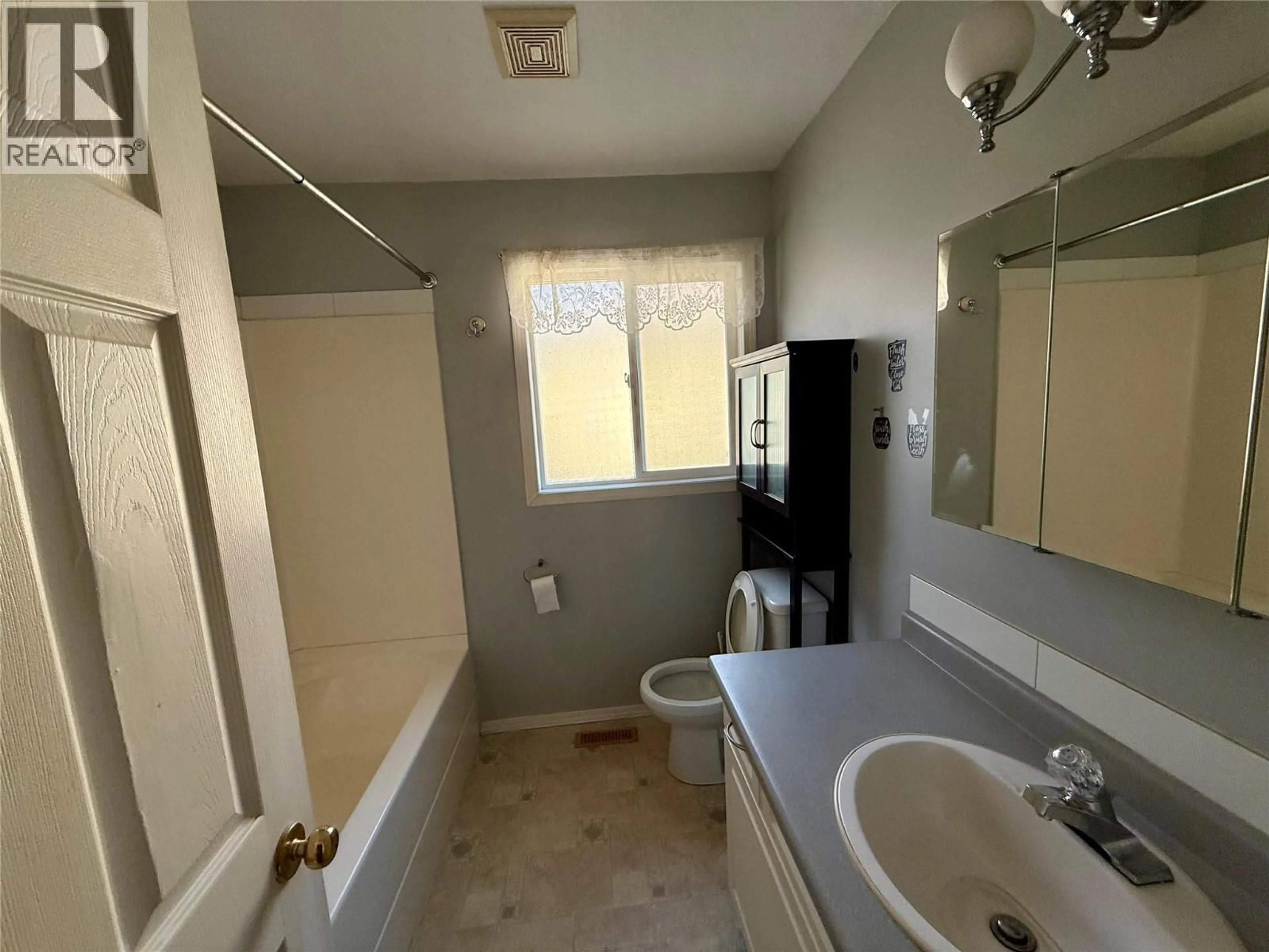 A pic of a room for 705 14TH AVENUE SOUTH, Cranbrook British Columbia V1C2Y2