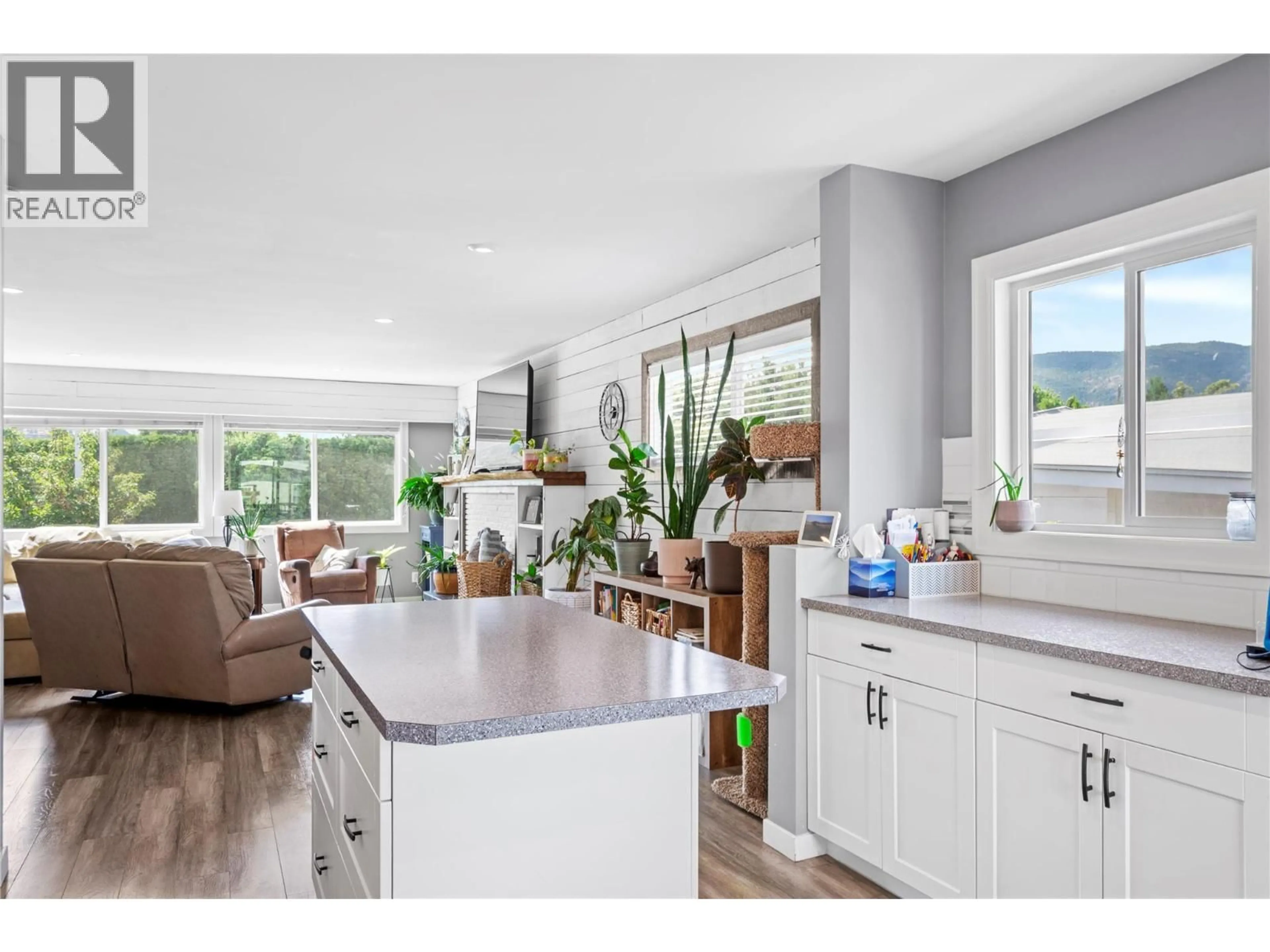 Open concept kitchen, unknown for 117 MCCULLOCH DRIVE, Penticton British Columbia V2A3P6